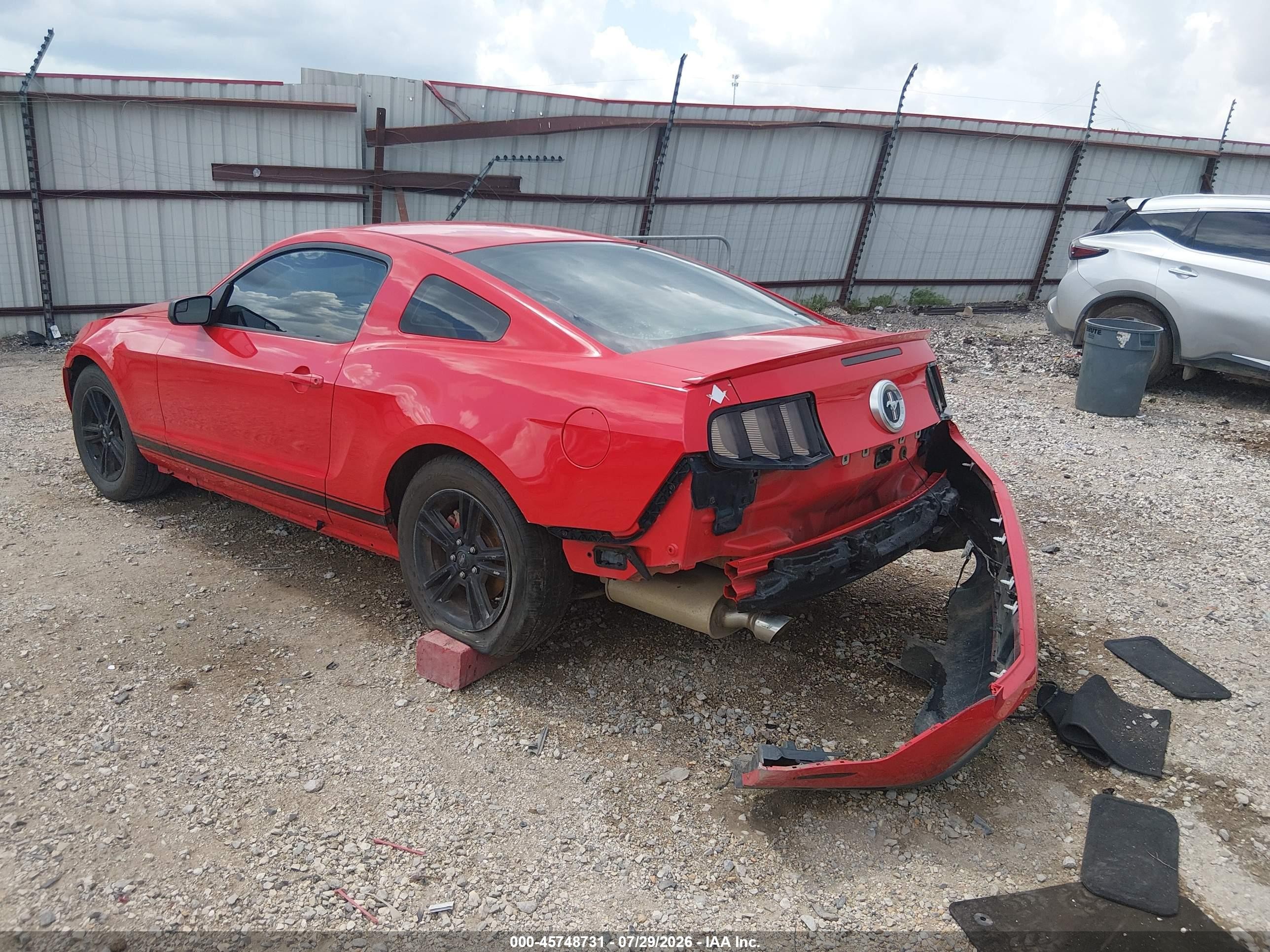 2012 Ford Mustang V6 Red vin: 1ZVBP8AMXC5272581
