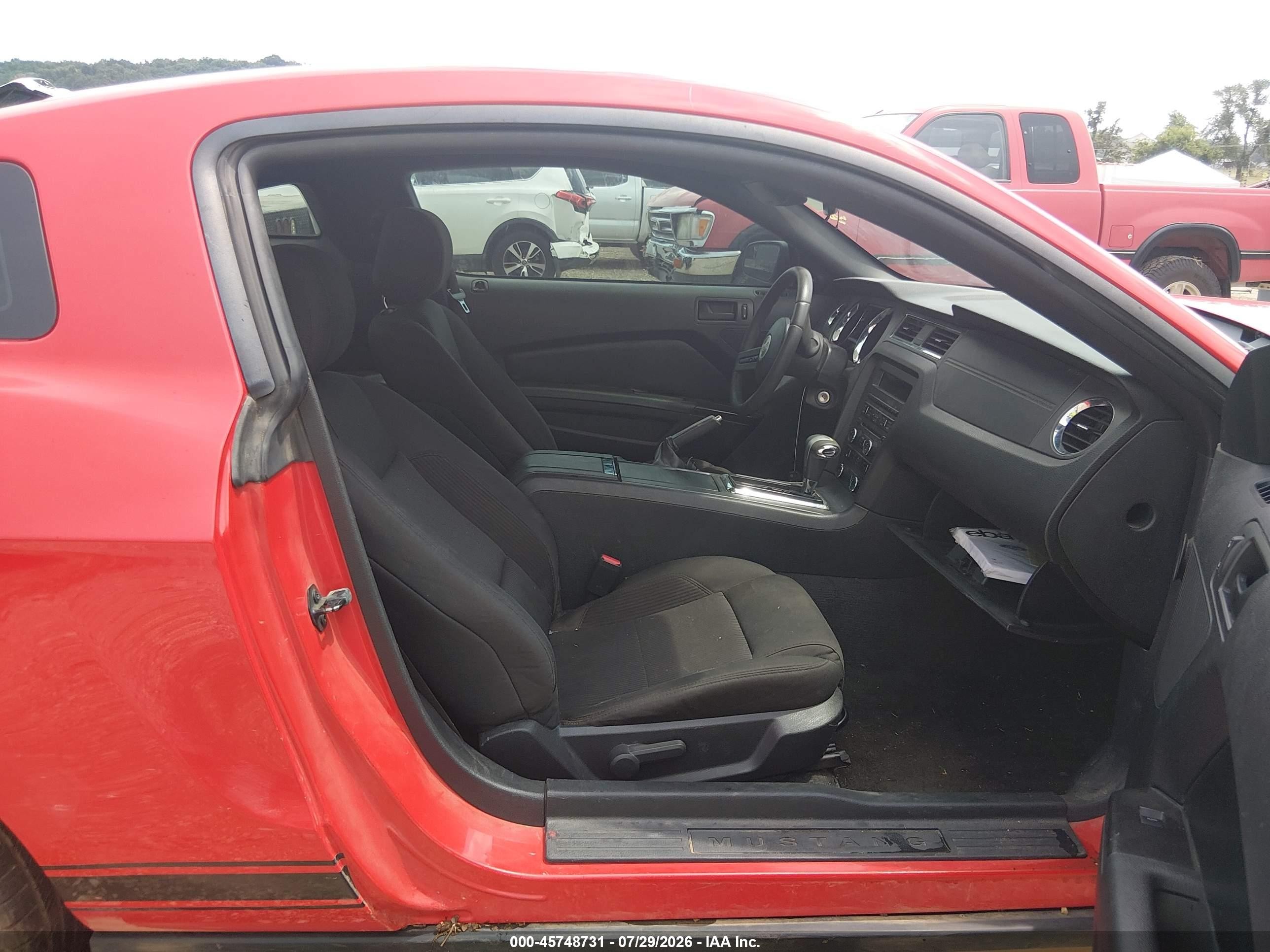 2012 Ford Mustang V6 Red vin: 1ZVBP8AMXC5272581