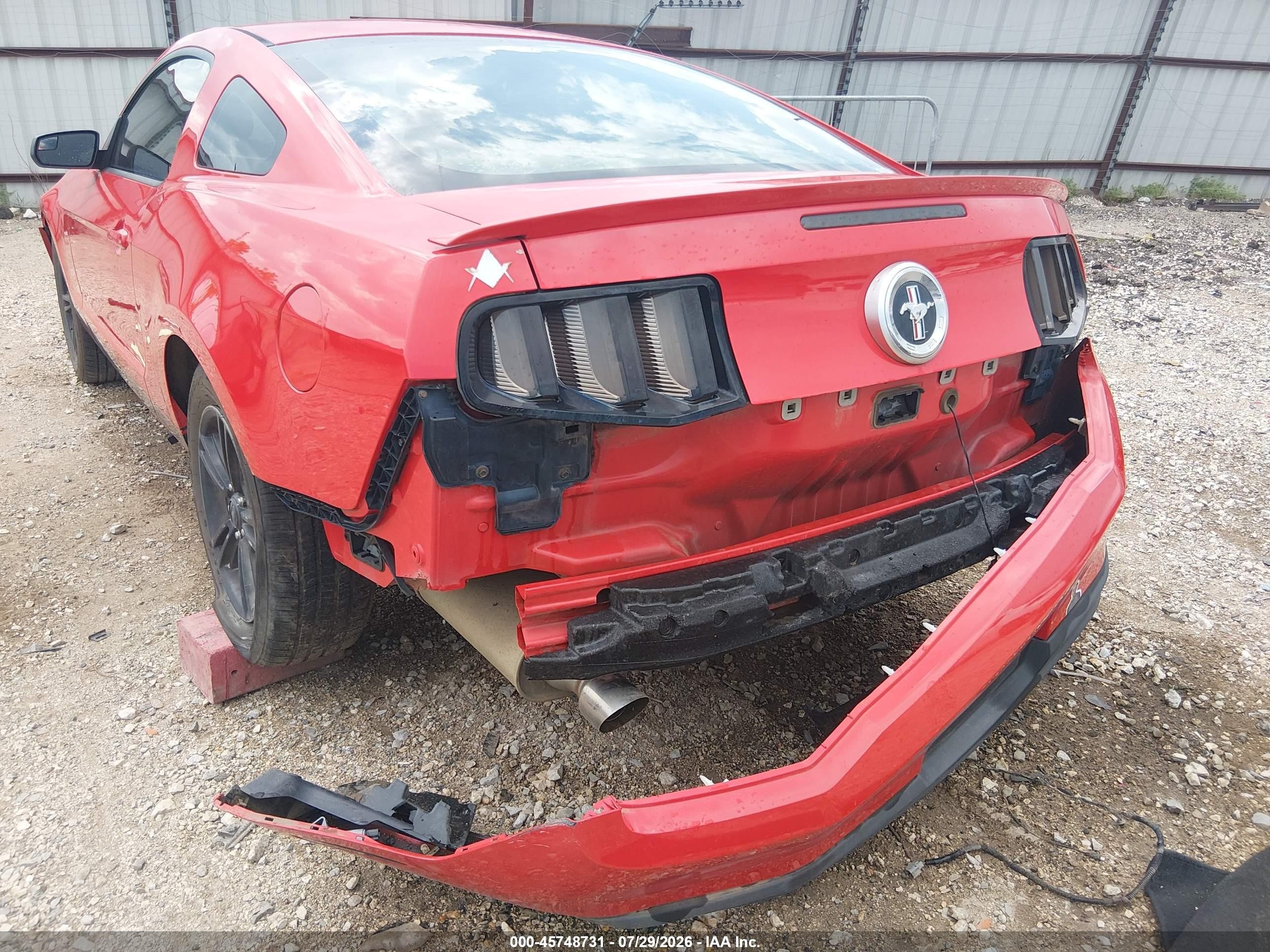 2012 Ford Mustang V6 Red vin: 1ZVBP8AMXC5272581