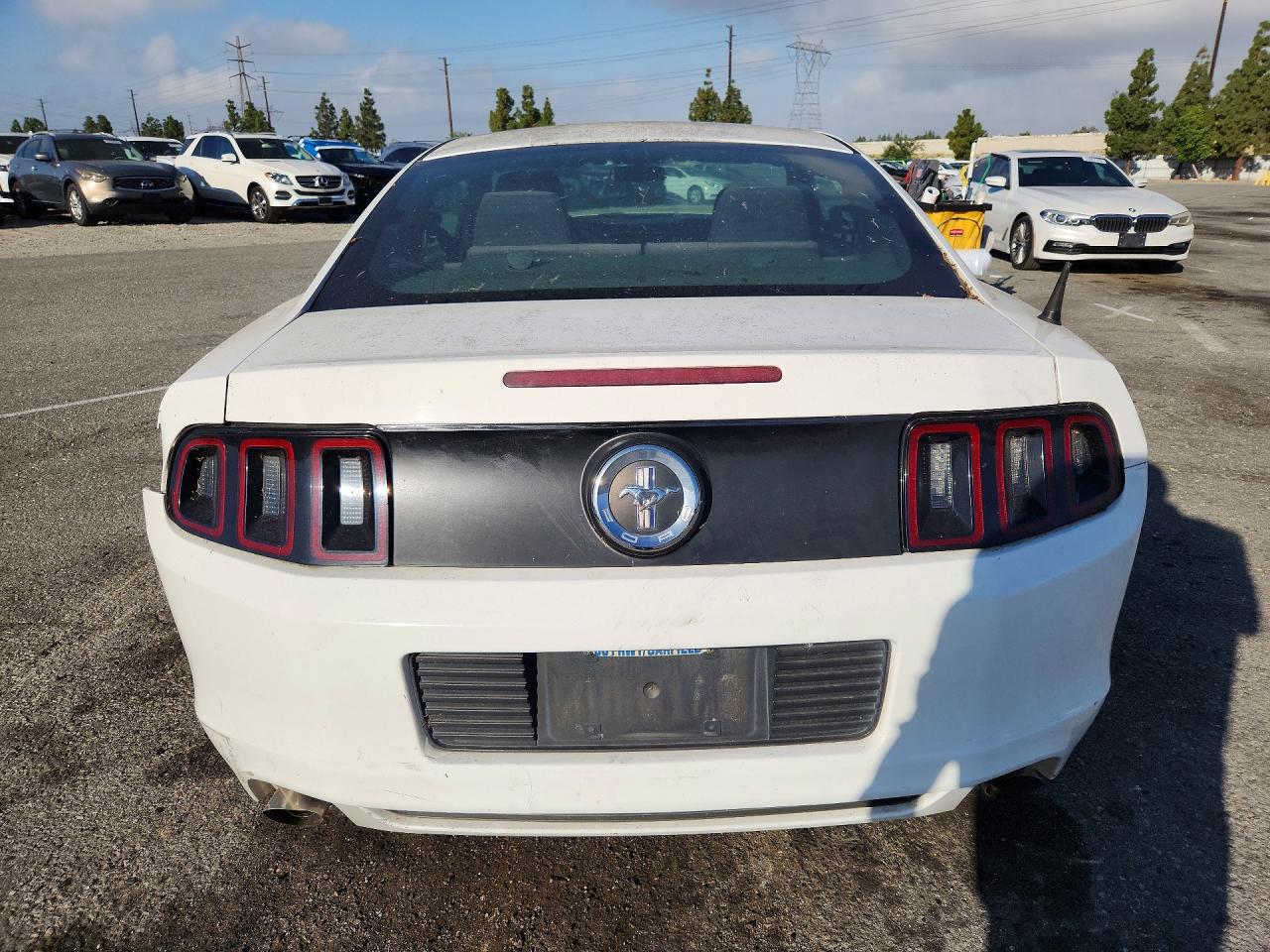 2013 Ford Mustang White vin: 1ZVBP8AMXD5203441
