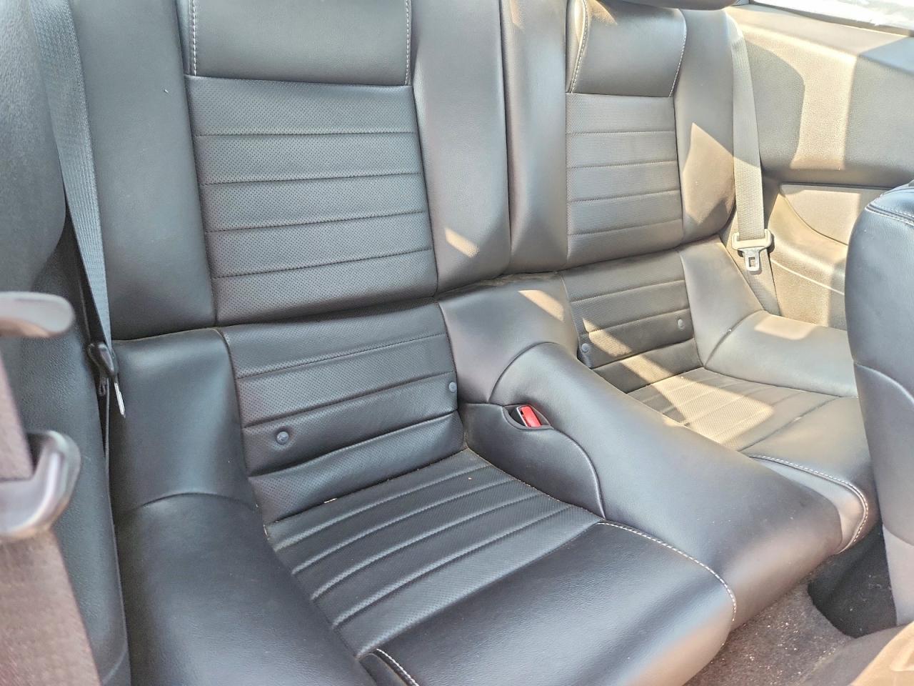 2013 Ford Mustang Silver vin: 1ZVBP8AMXD5256527