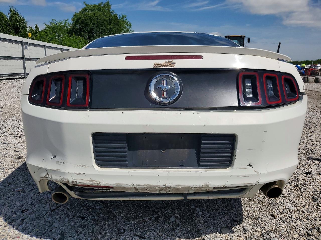 2013 Ford Mustang White vin: 1ZVBP8AMXD5266913