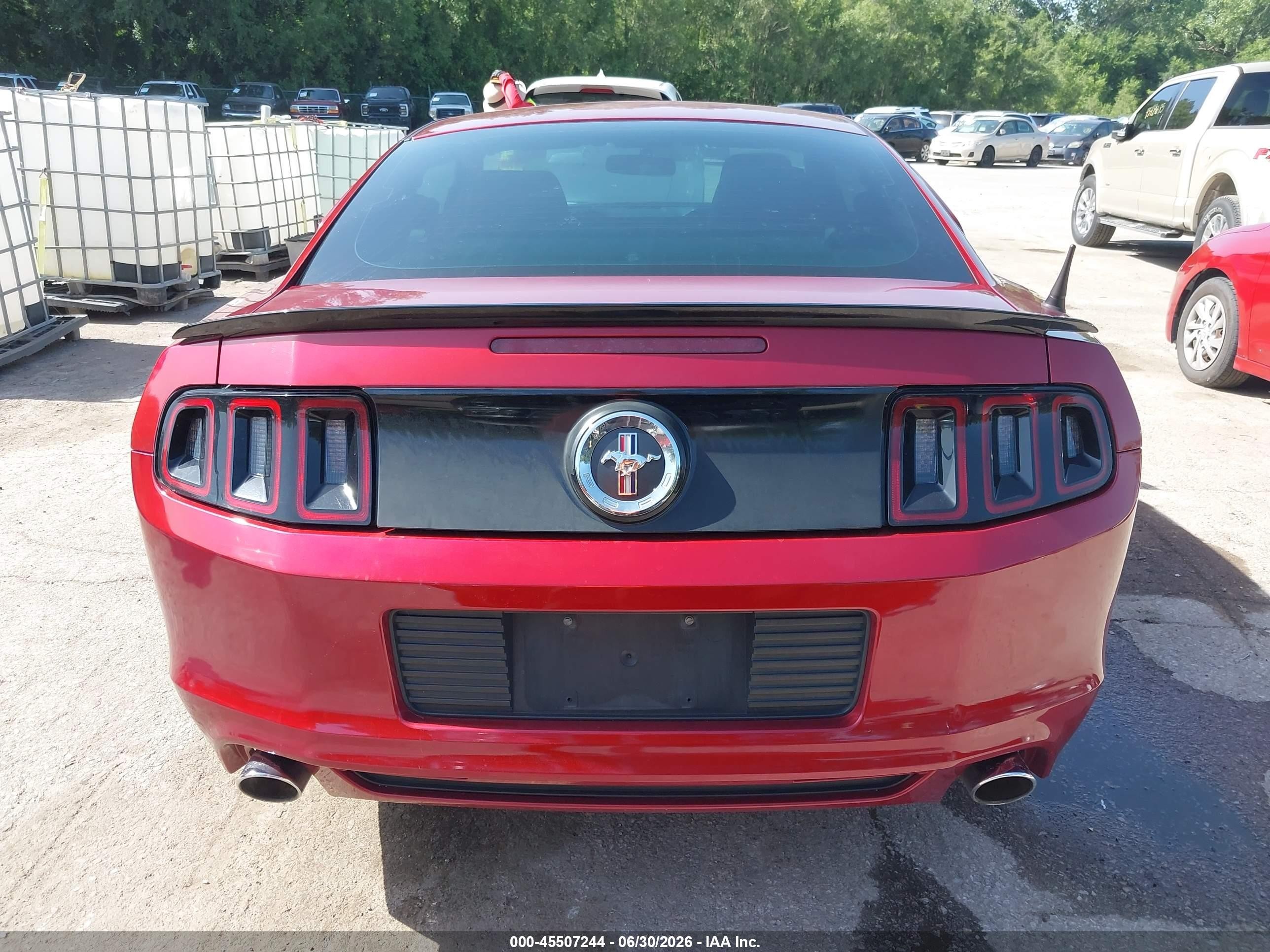 2014 Ford Mustang V6 Red vin: 1ZVBP8AMXE5254682