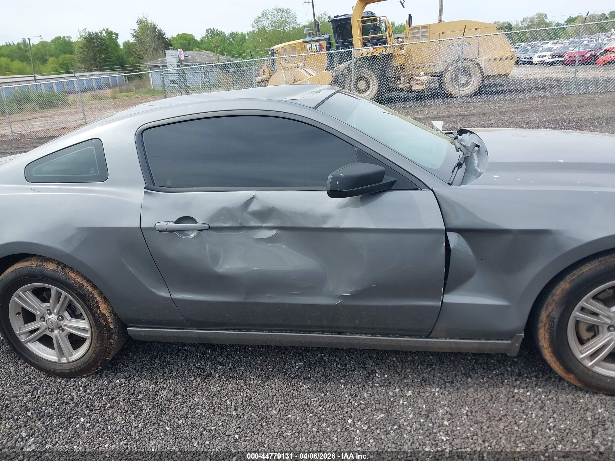 2014 Ford Mustang V6 Gray vin: 1ZVBP8AMXE5267609