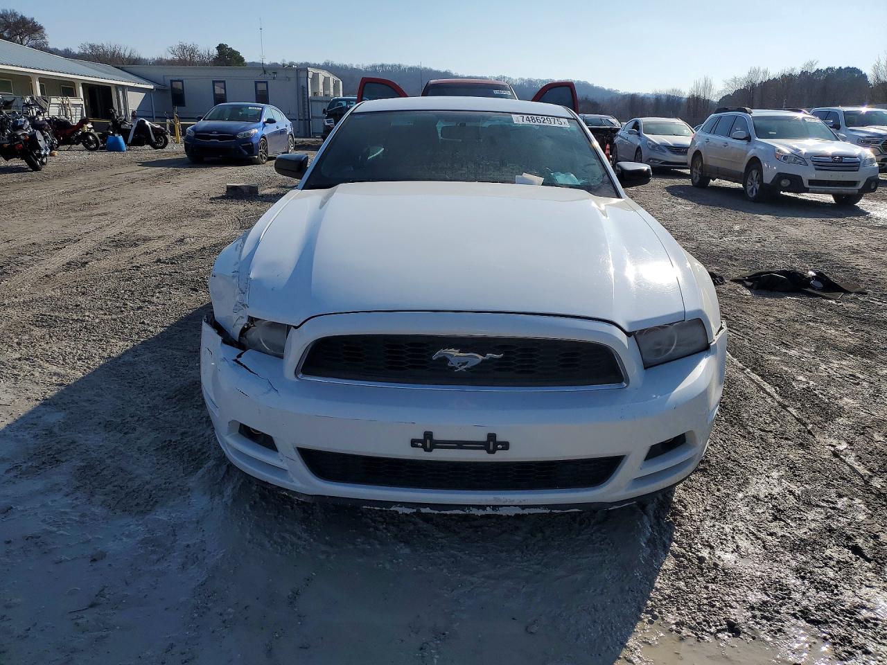 2014 Ford Mustang White vin: 1ZVBP8AMXE5270171