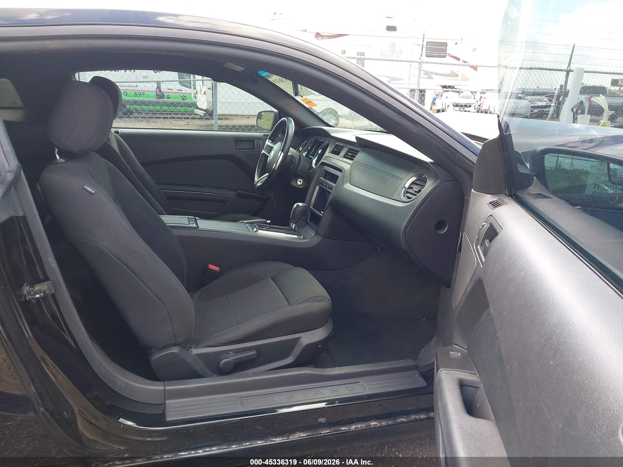 2014 Ford Mustang V6 Black vin: 1ZVBP8AMXE5274611