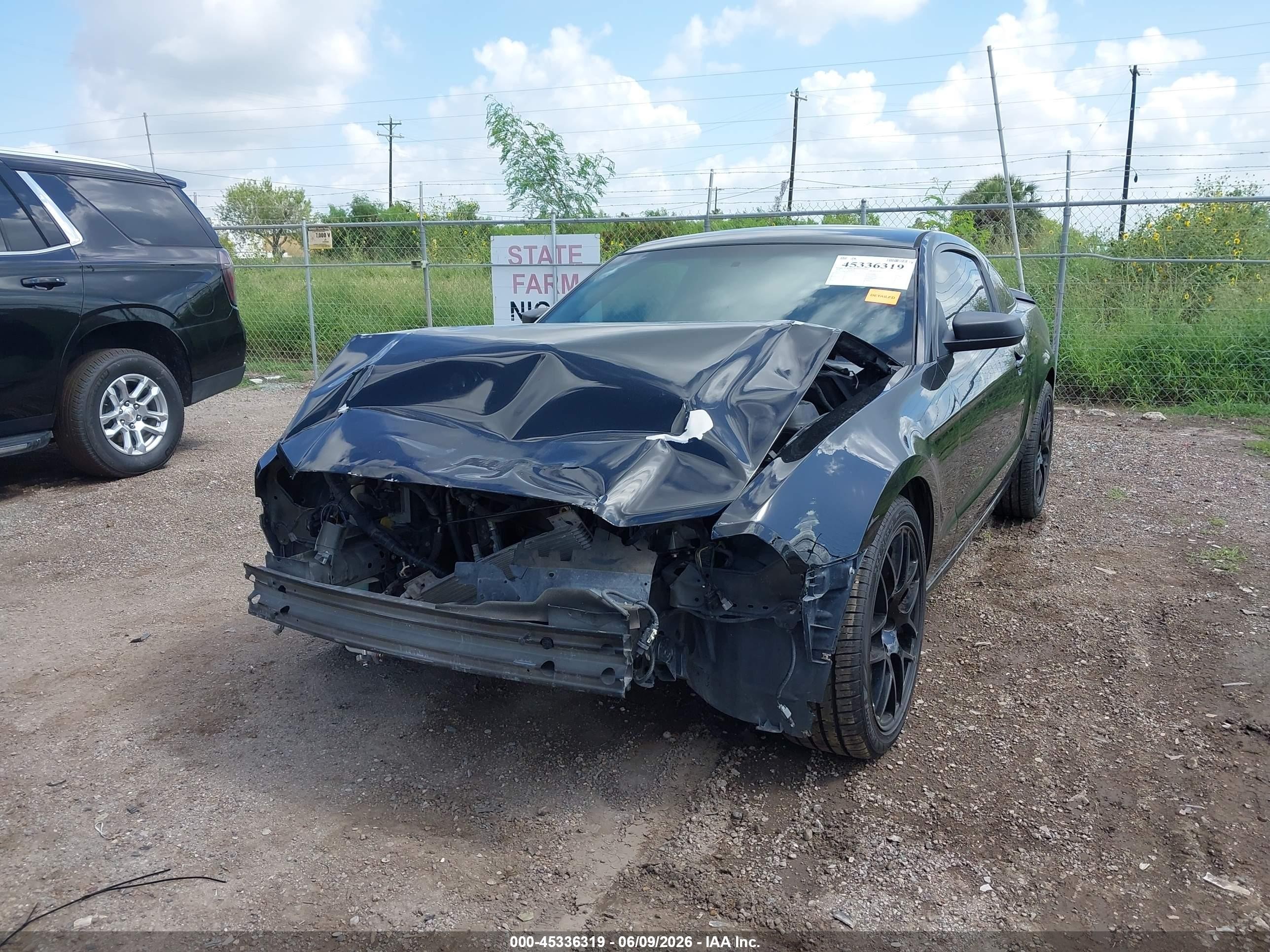 2014 Ford Mustang V6 Black vin: 1ZVBP8AMXE5274611