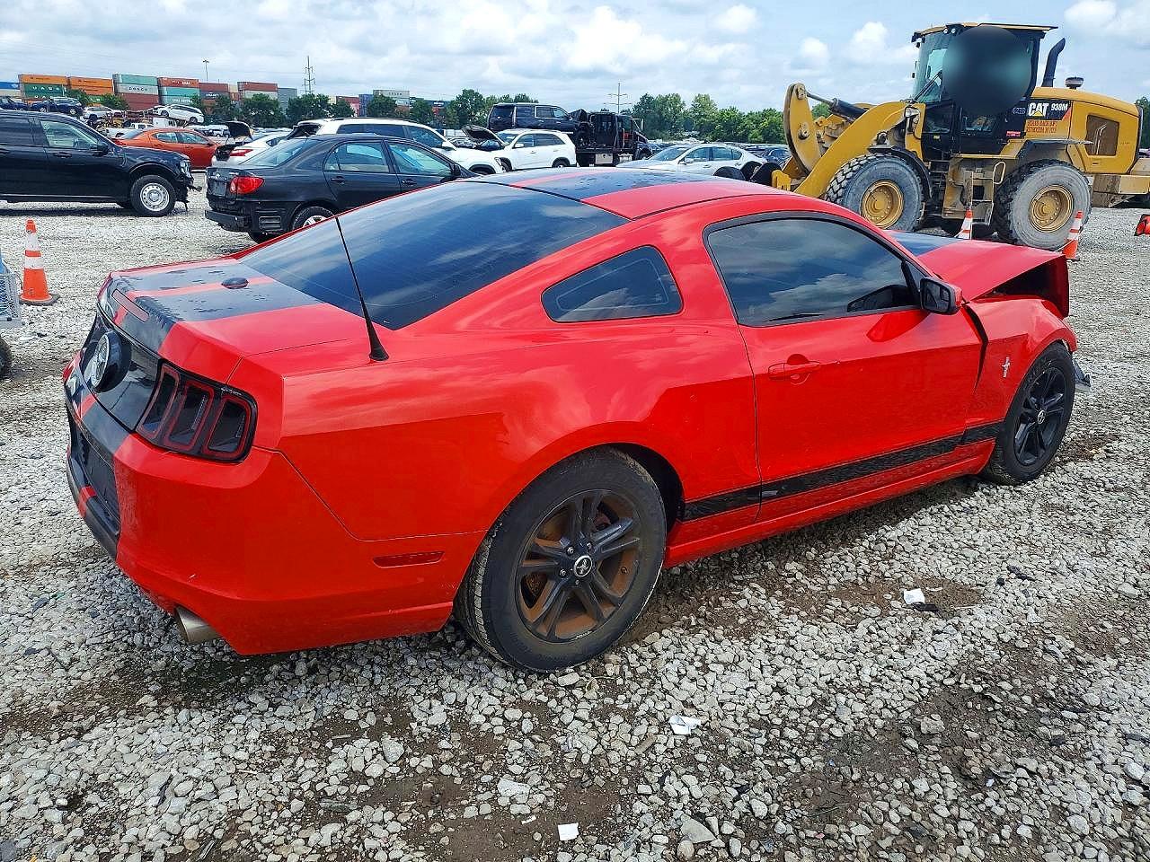 2014 Ford Mustang Red vin: 1ZVBP8AMXE5277394