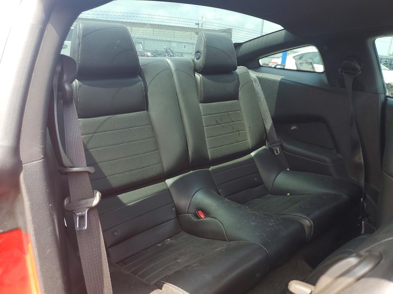 2014 Ford Mustang Red vin: 1ZVBP8AMXE5277394