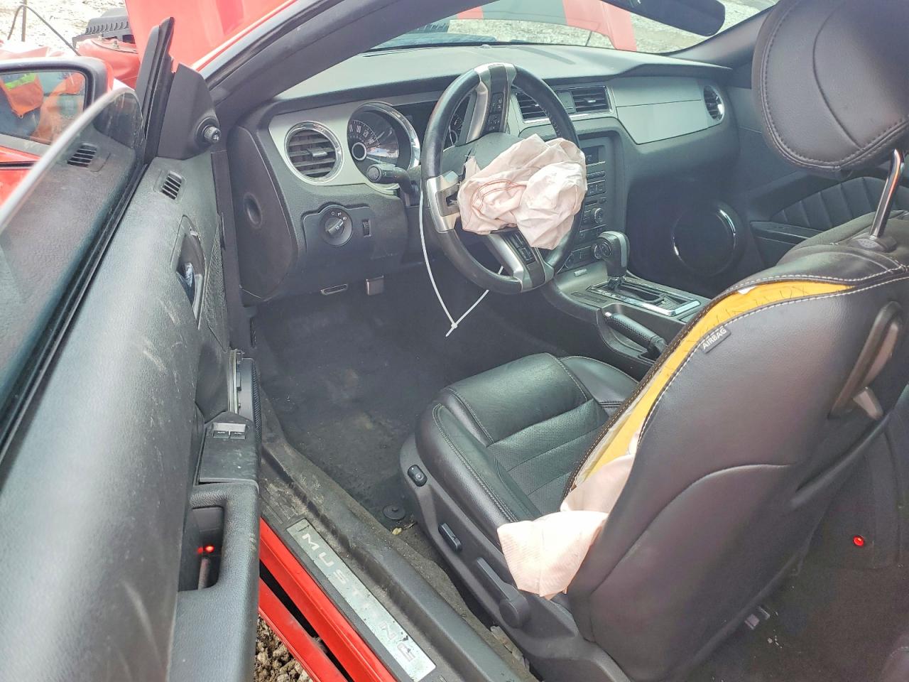2014 Ford Mustang Red vin: 1ZVBP8AMXE5277394