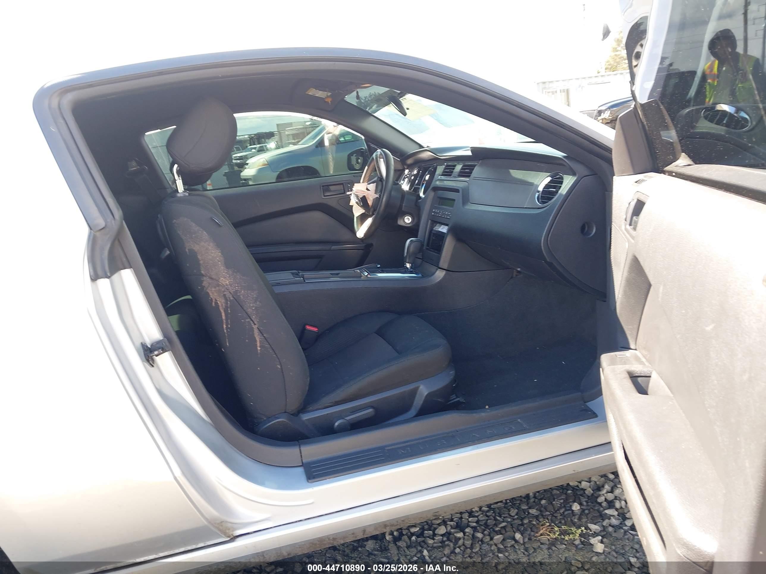 2014 Ford Mustang V6 Silver vin: 1ZVBP8AMXE5294776