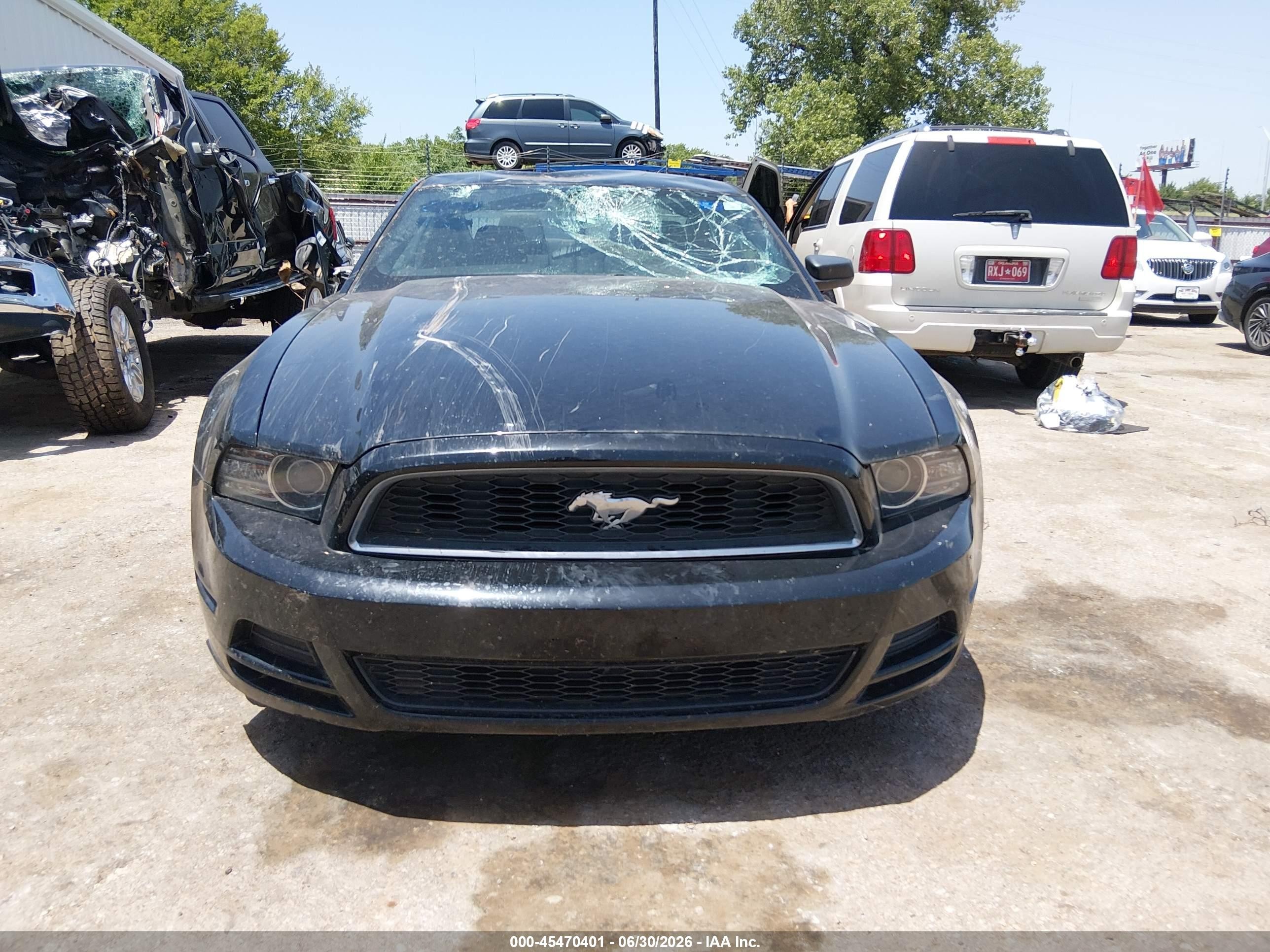 2014 Ford Mustang V6/v6 Premium Черный vin: 1ZVBP8AMXE5326383