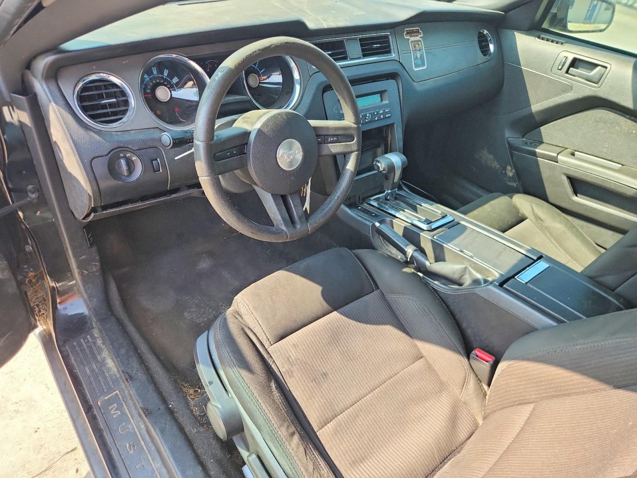 2010 Ford Mustang Черный vin: 1ZVBP8AN0A5177016