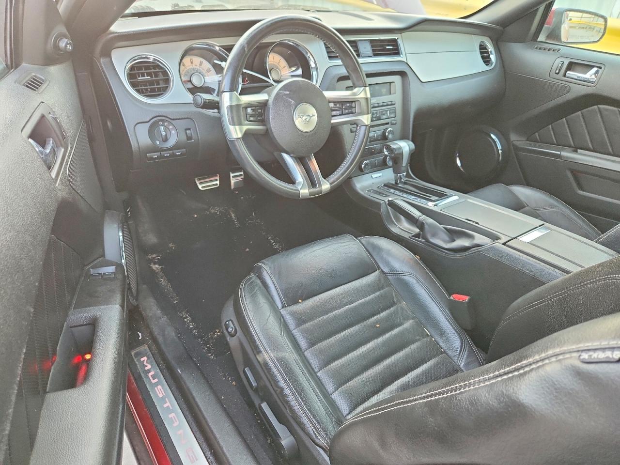 2010 Ford Mustang Red vin: 1ZVBP8AN2A5105170