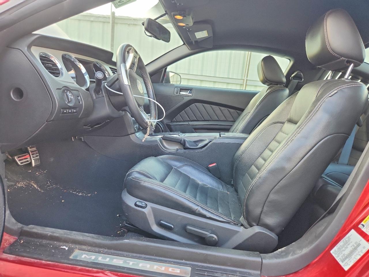 2010 Ford Mustang Red vin: 1ZVBP8AN2A5105170