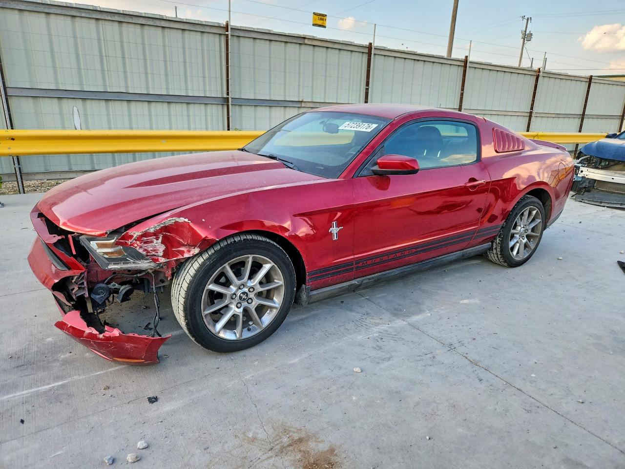 2010 Ford Mustang Red vin: 1ZVBP8AN2A5105170