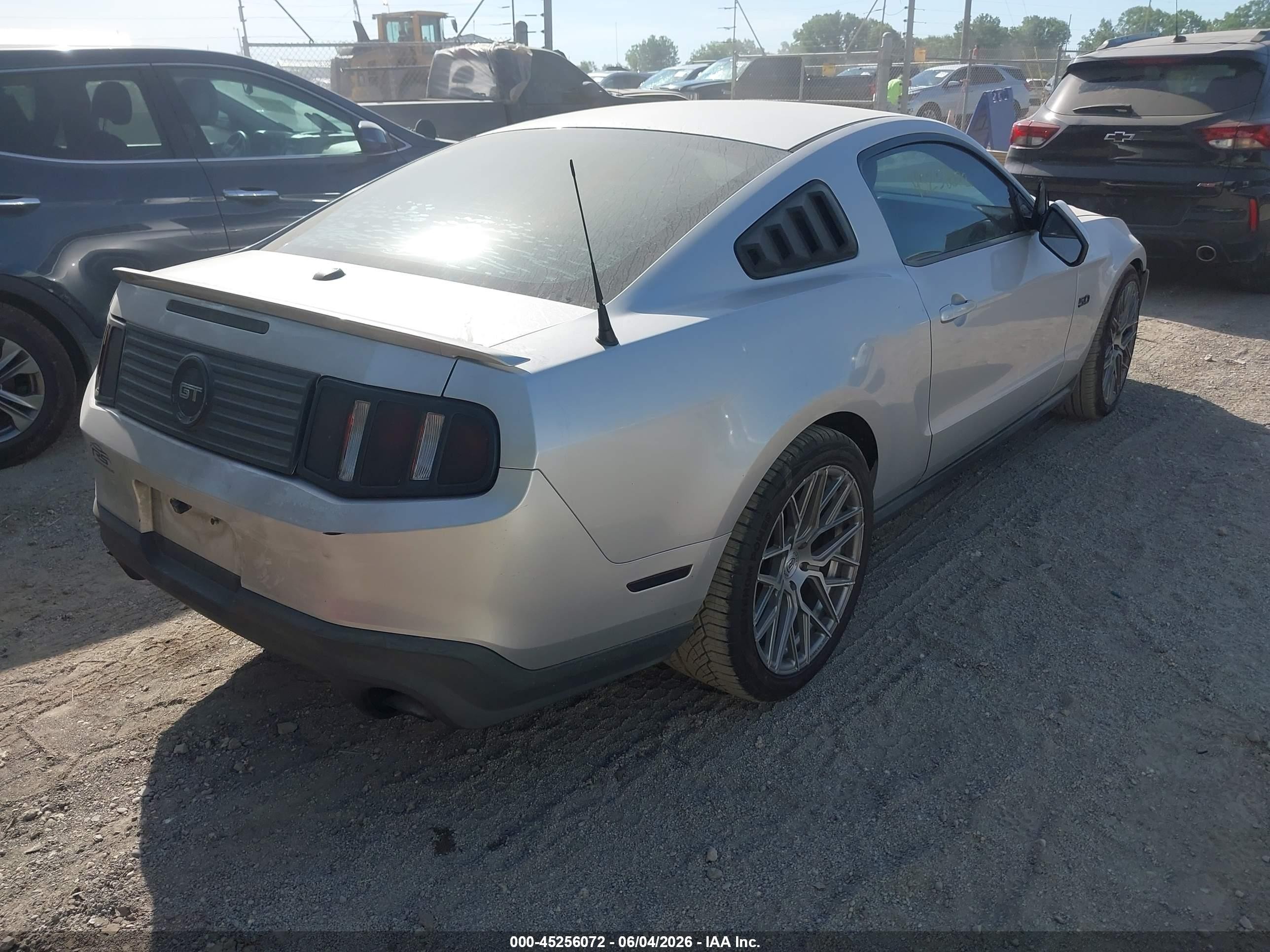 2011 Ford Mustang Gt Premium Серебряный vin: 1ZVBP8CF2B5119156