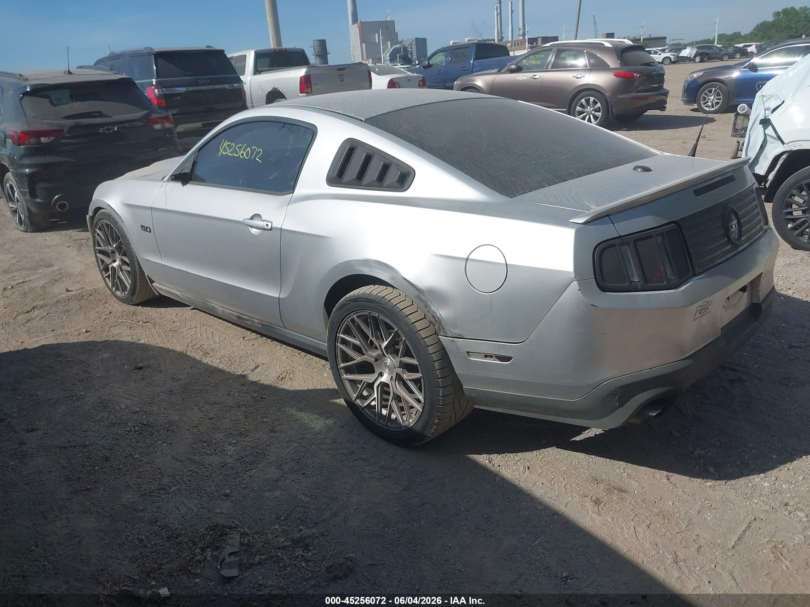 2011 Ford Mustang Gt Premium Серебряный vin: 1ZVBP8CF2B5119156