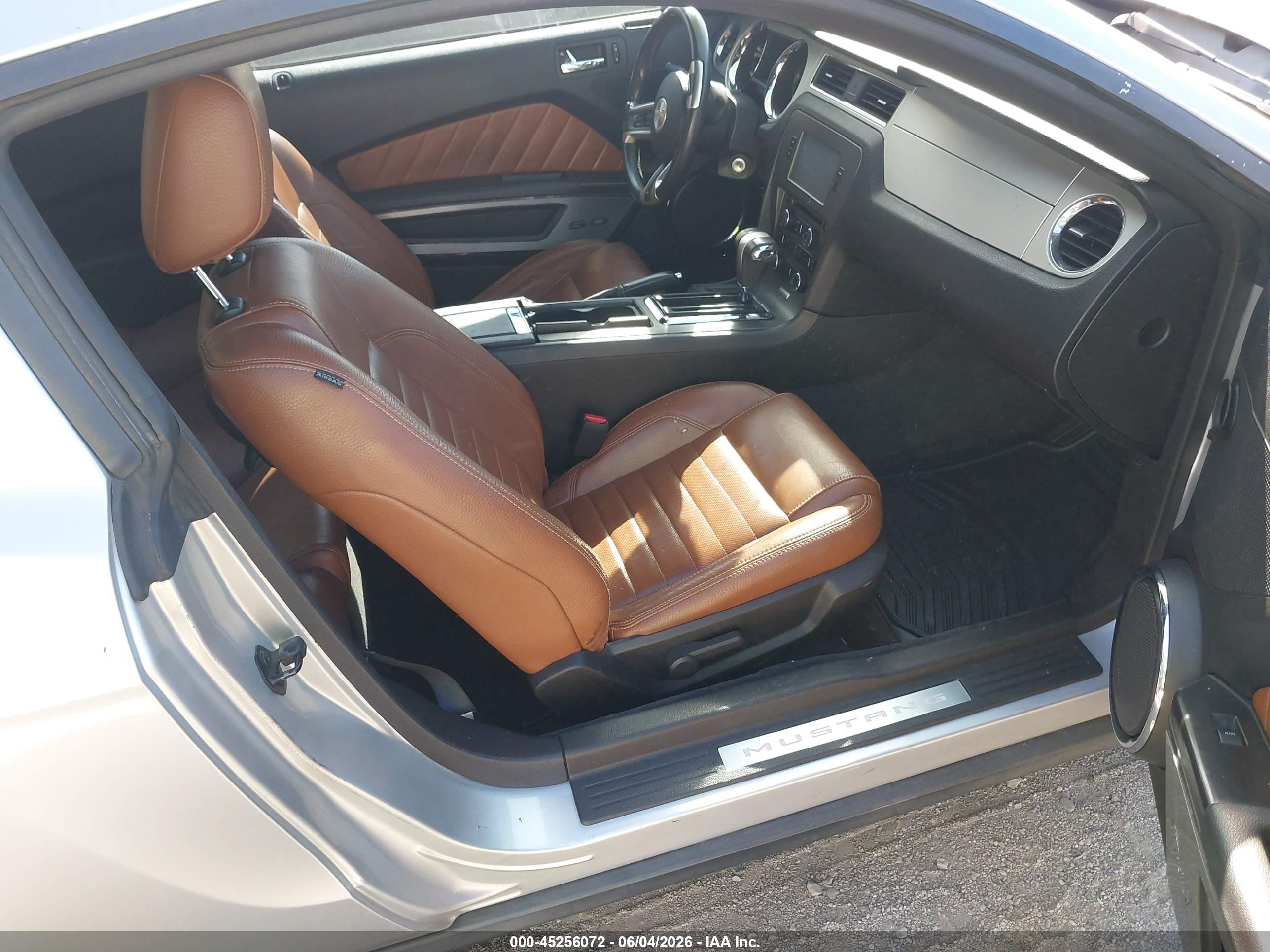 2011 Ford Mustang Gt Premium Серебряный vin: 1ZVBP8CF2B5119156
