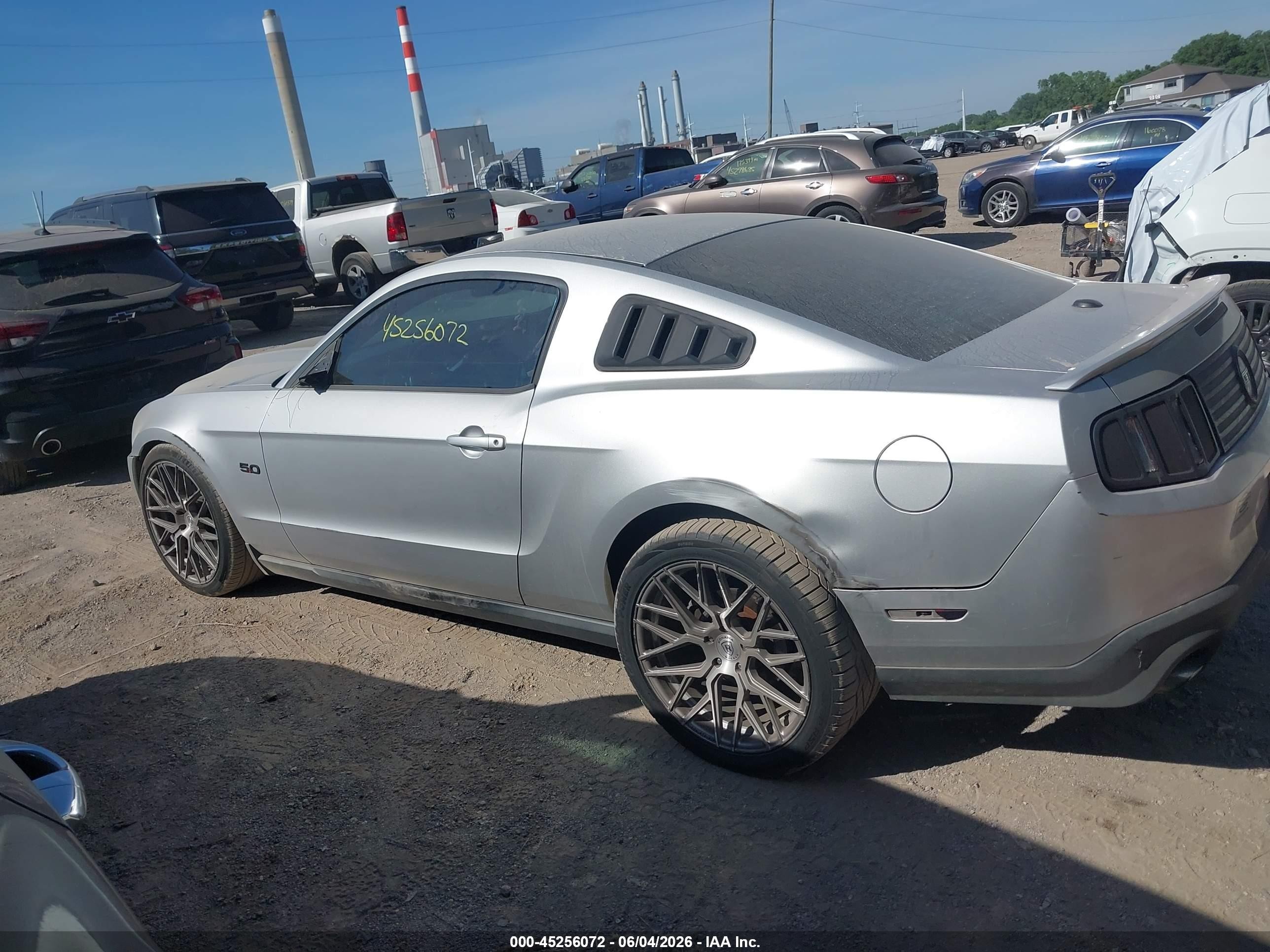 2011 Ford Mustang Gt Premium Серебряный vin: 1ZVBP8CF2B5119156
