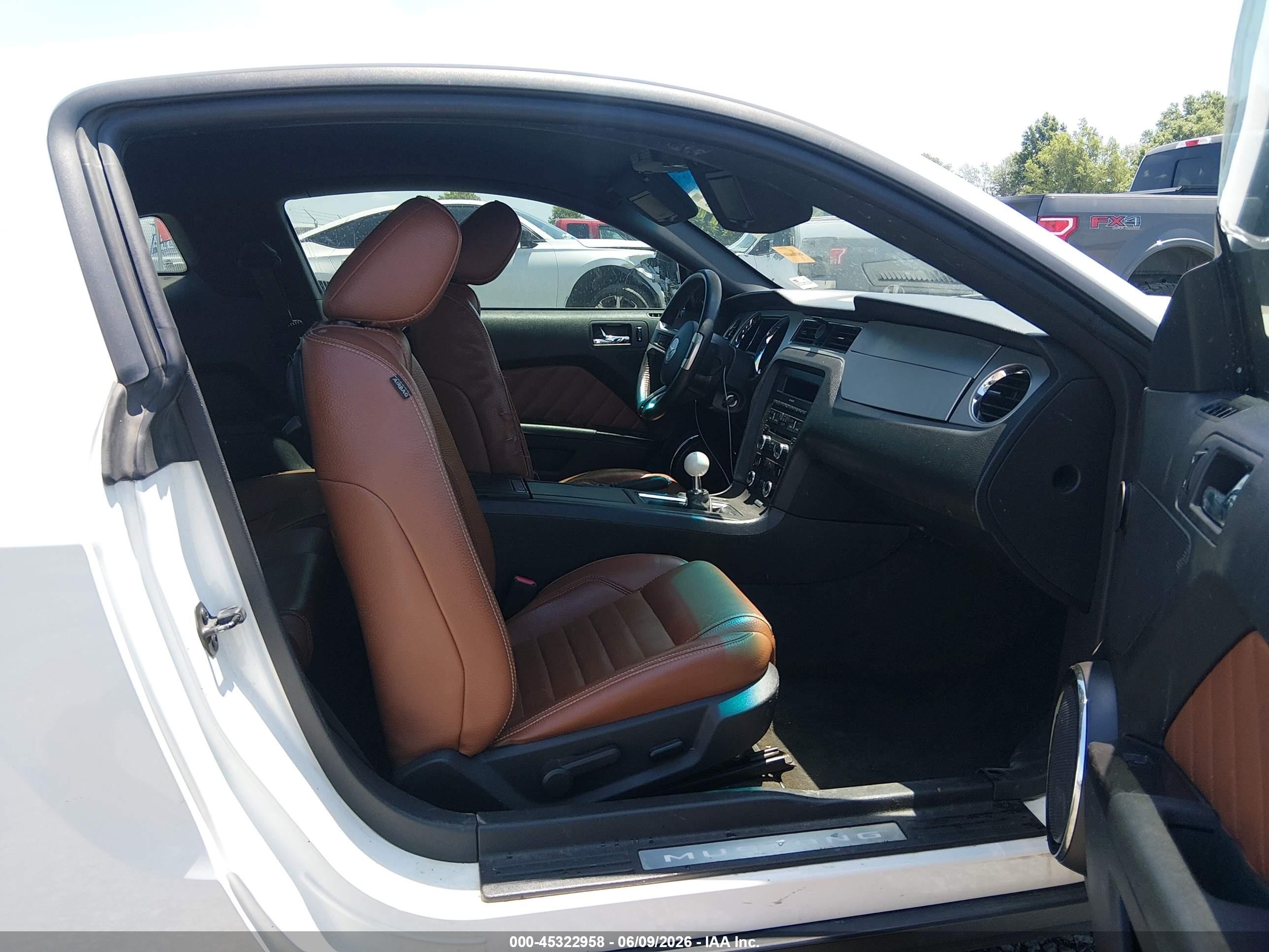 2012 Ford Mustang Gt Premium White vin: 1ZVBP8CF3C5213760