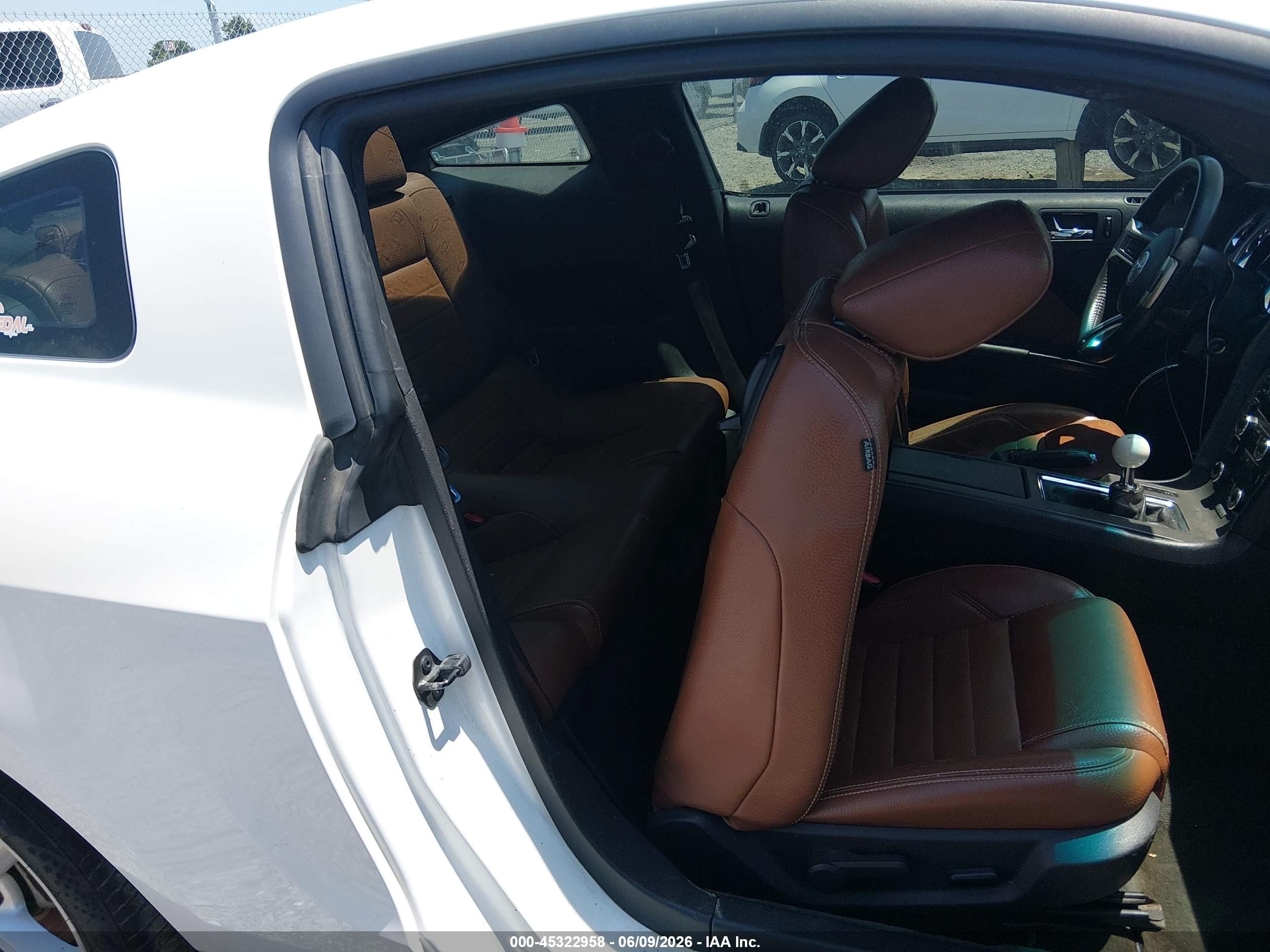 2012 Ford Mustang Gt Premium White vin: 1ZVBP8CF3C5213760