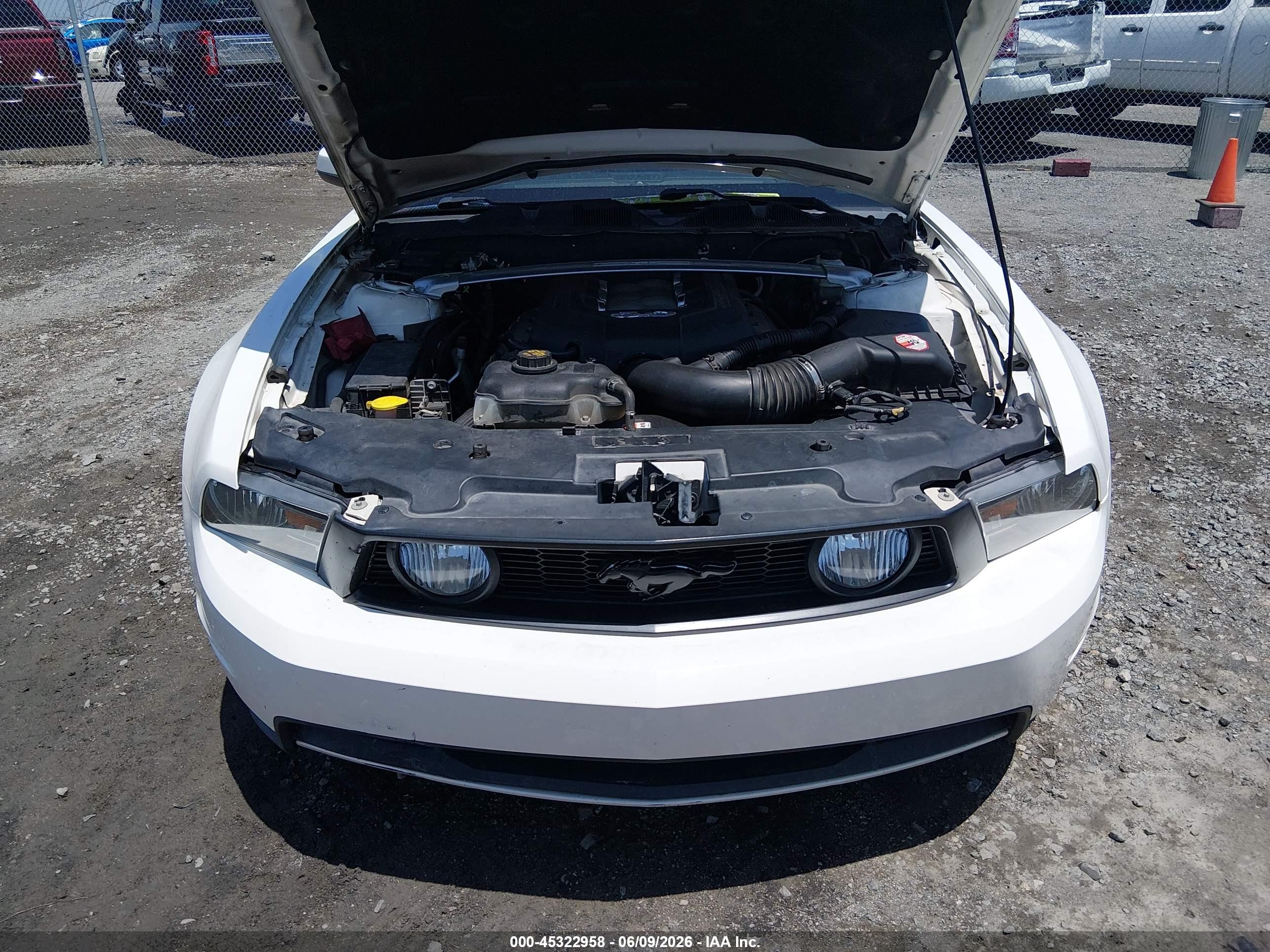 2012 Ford Mustang Gt Premium White vin: 1ZVBP8CF3C5213760