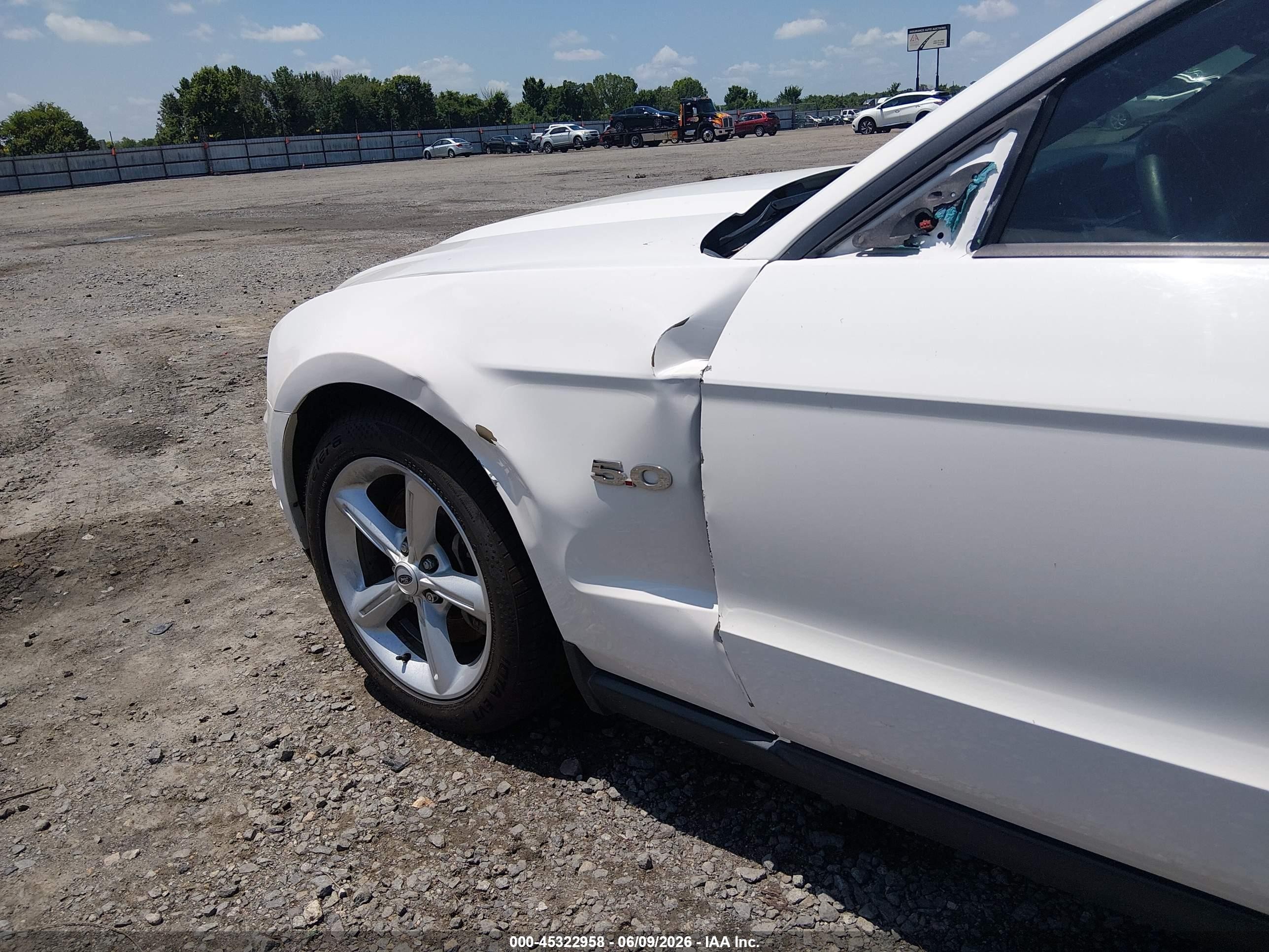 2012 Ford Mustang Gt Premium White vin: 1ZVBP8CF3C5213760