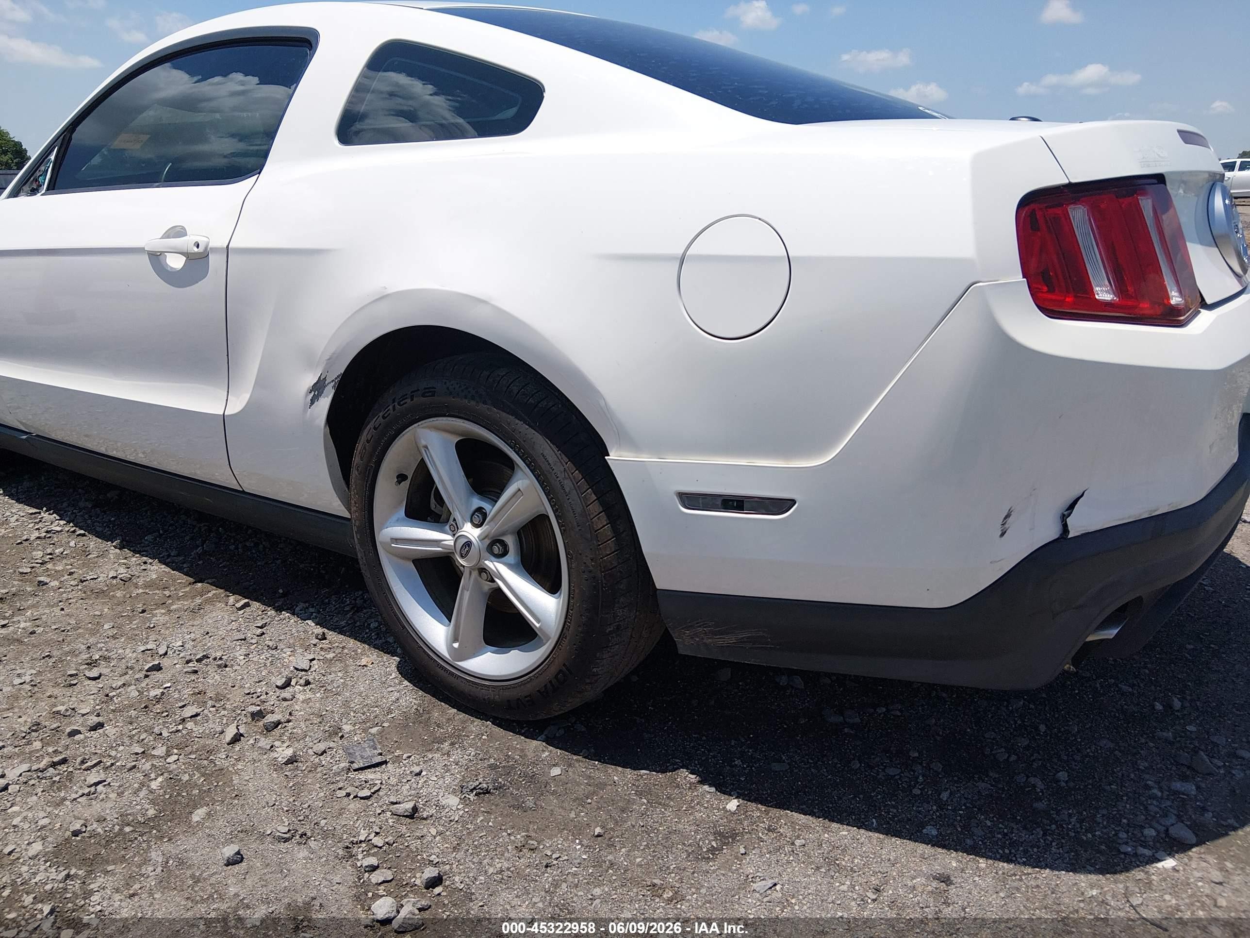 2012 Ford Mustang Gt Premium White vin: 1ZVBP8CF3C5213760