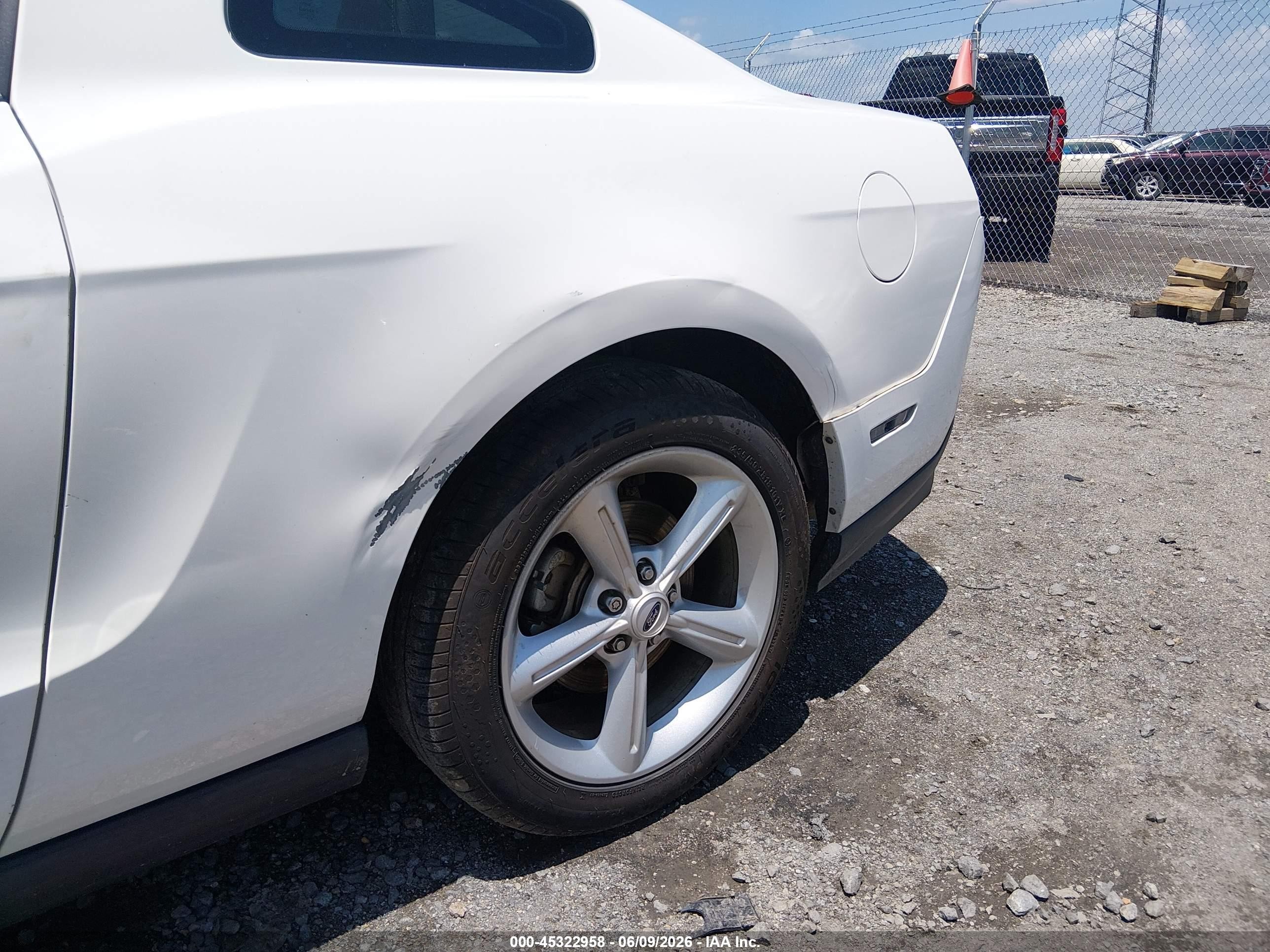 2012 Ford Mustang Gt Premium White vin: 1ZVBP8CF3C5213760