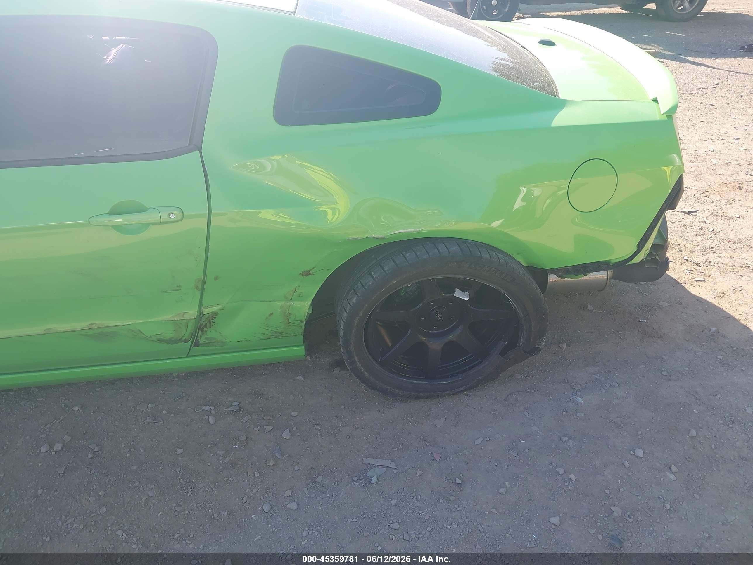 2014 Ford Mustang Gt Premium Green vin: 1ZVBP8CF3E5256076