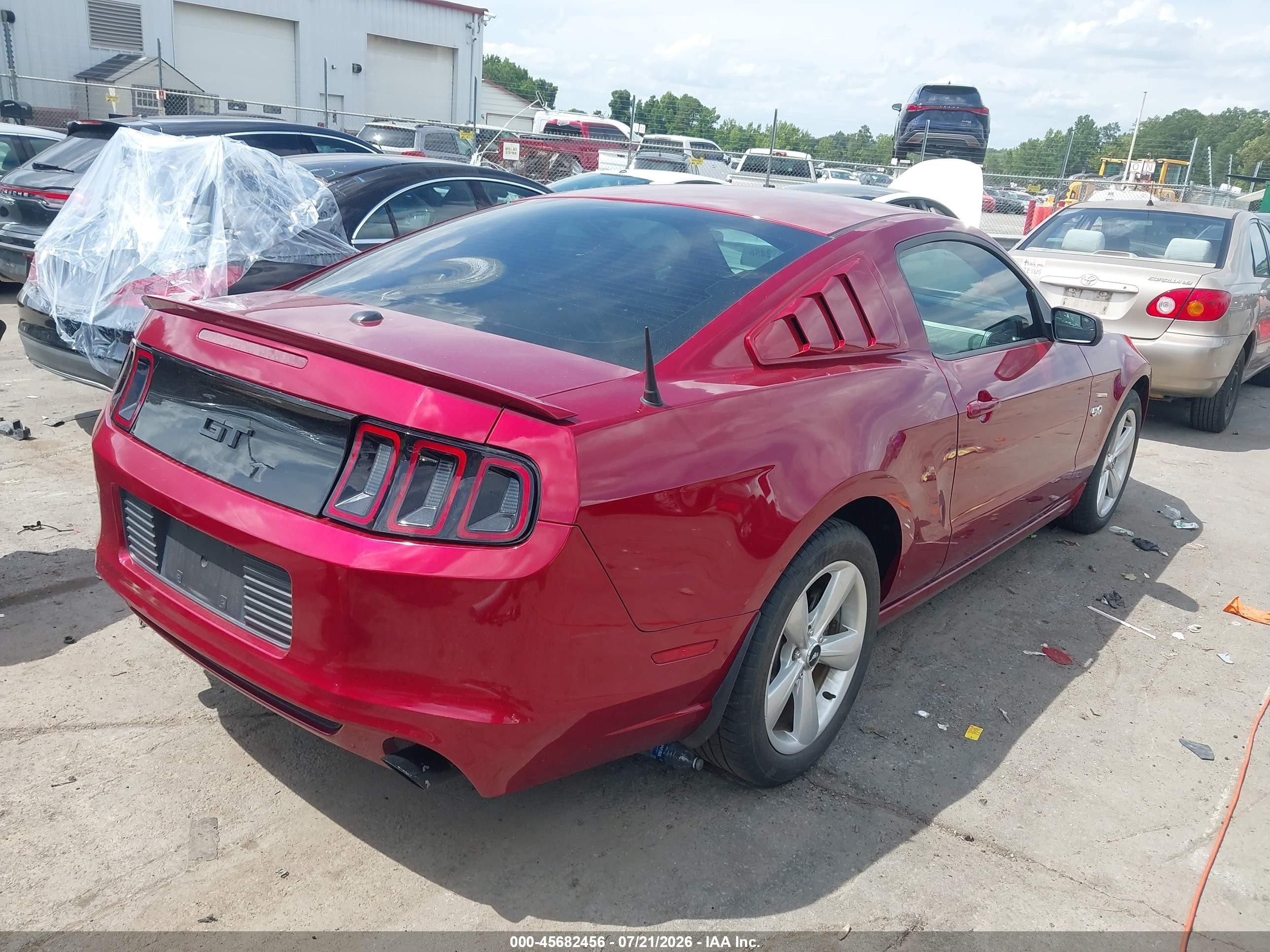 2014 Ford Mustang Red vin: 1ZVBP8CF6E5251101