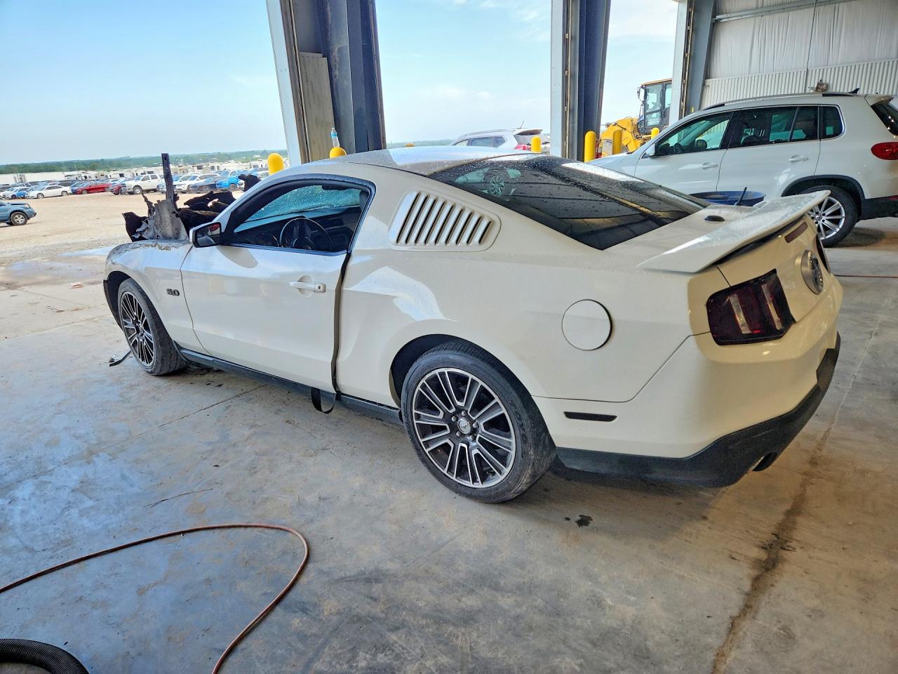 2011 Ford Mustang Gt White vin: 1ZVBP8CF7B5158289