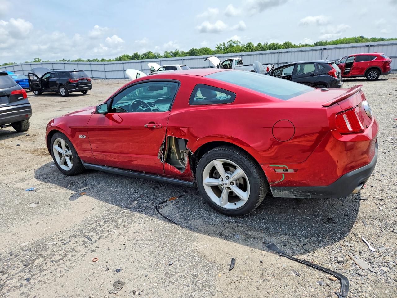 2011 Ford Mustang Gt Красный vin: 1ZVBP8CF8B5124586