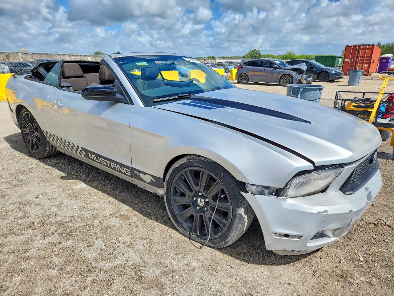 2012 Ford Mustang Silver vin: 1ZVBP8EM0C5253175