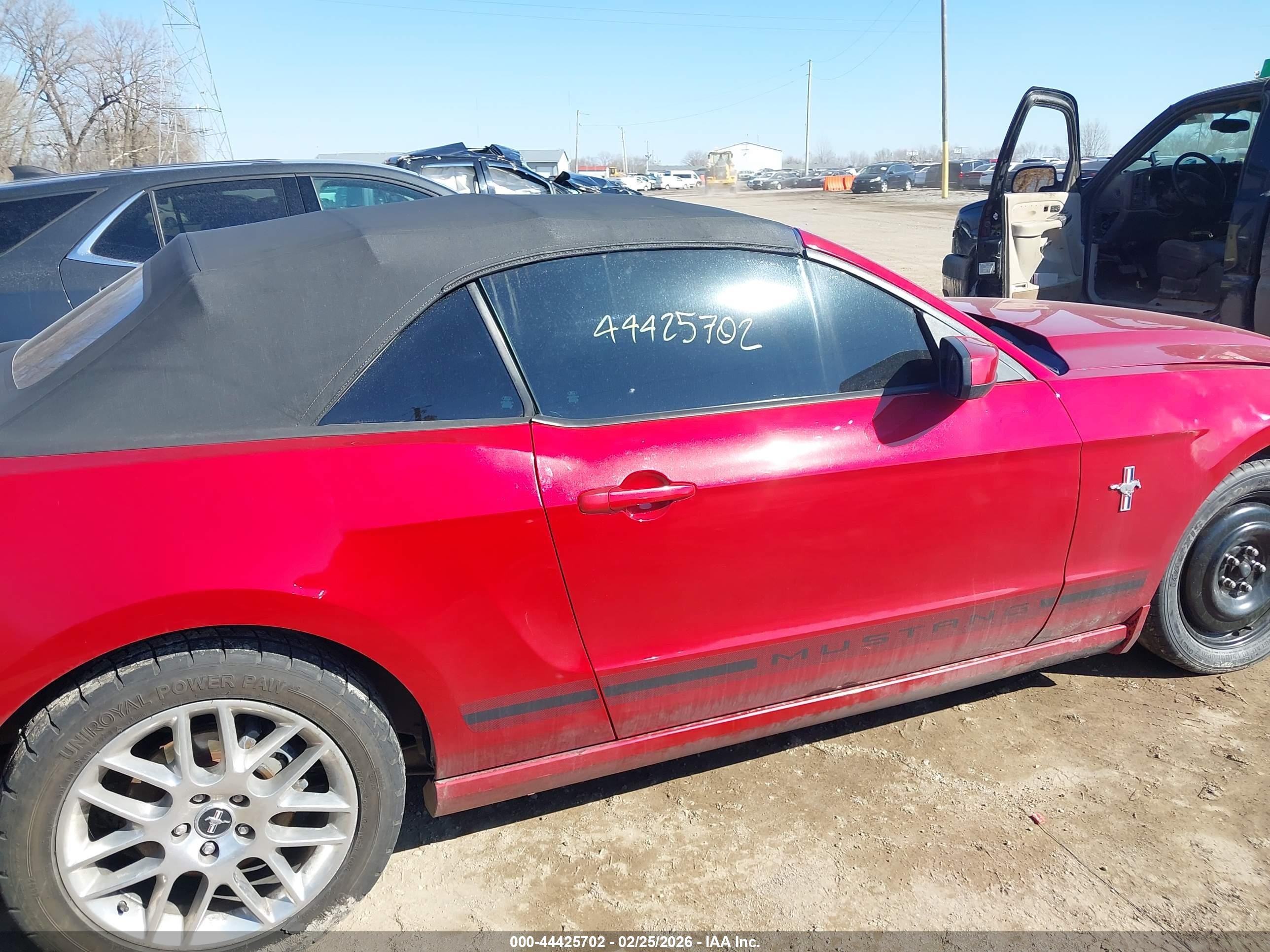2013 Ford Mustang V6 Premium vin: 1ZVBP8EM0D5235518