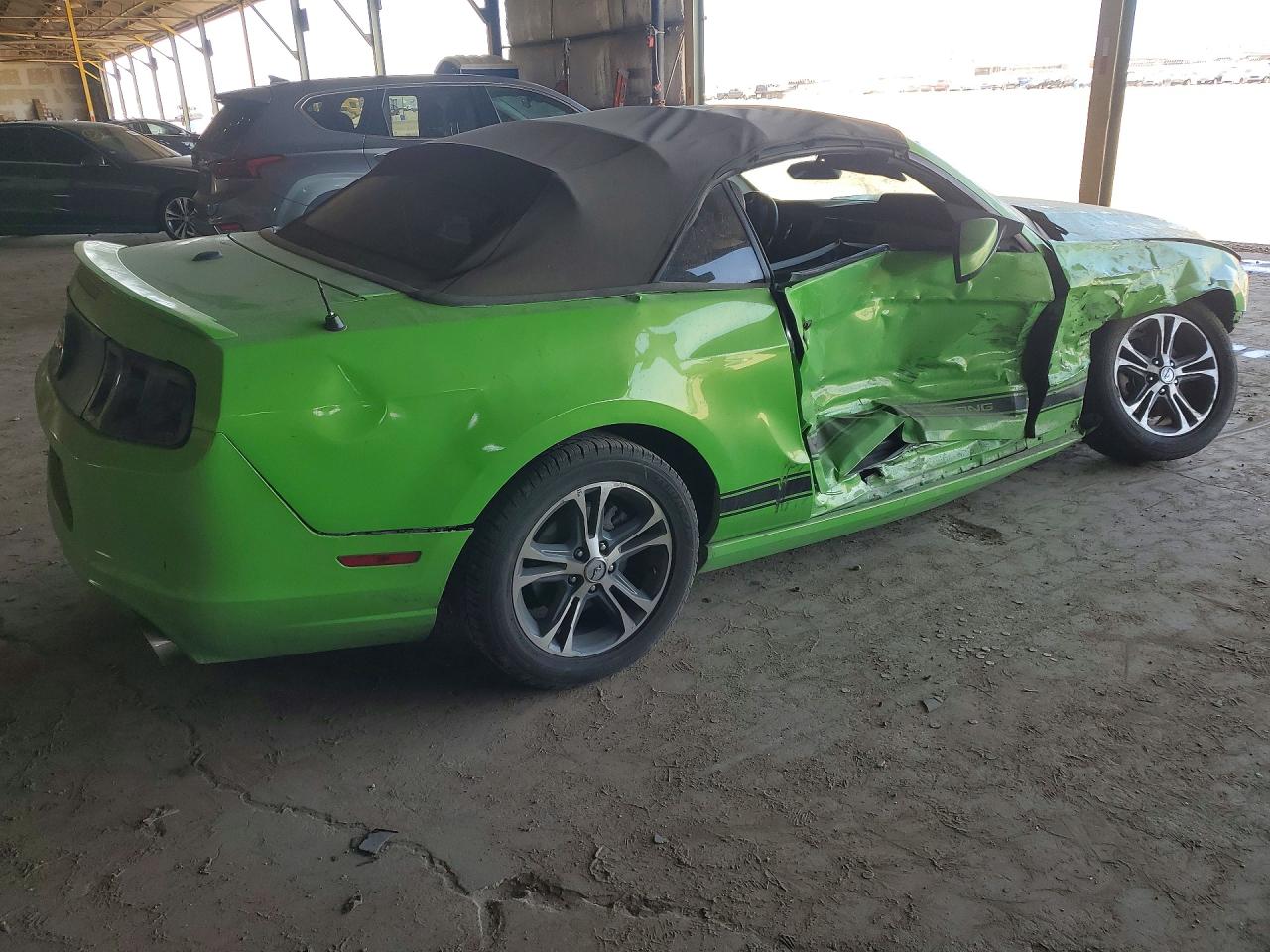 2014 Ford Mustang Зеленый vin: 1ZVBP8EM0E5222463