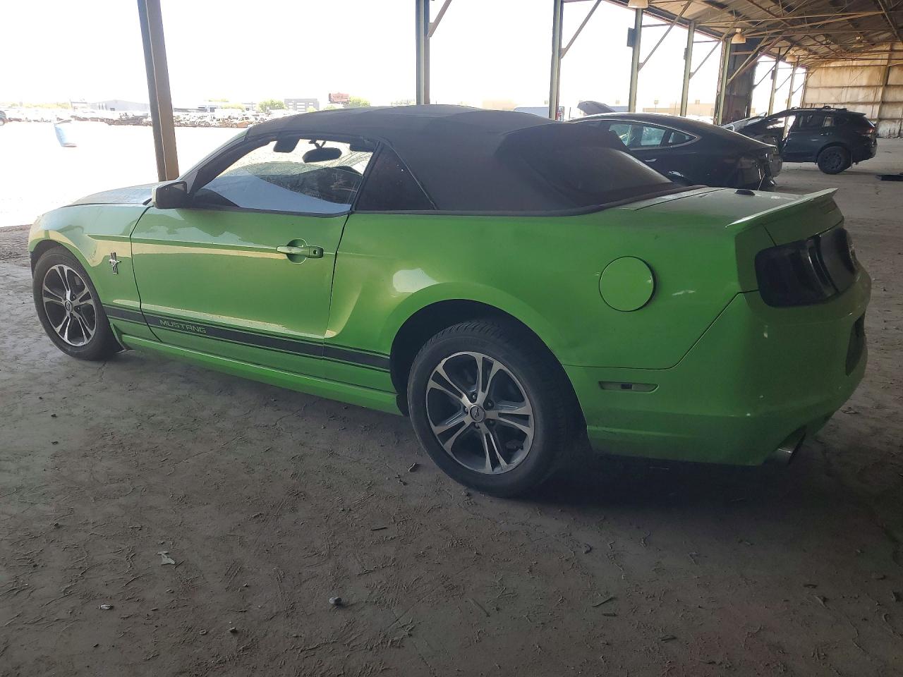 2014 Ford Mustang Зеленый vin: 1ZVBP8EM0E5222463