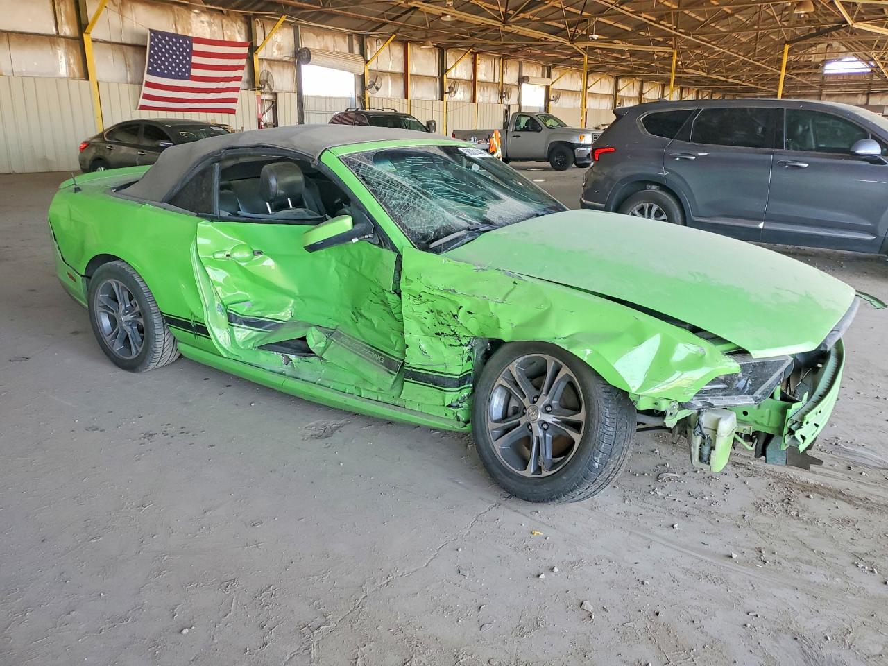 2014 Ford Mustang Зеленый vin: 1ZVBP8EM0E5222463