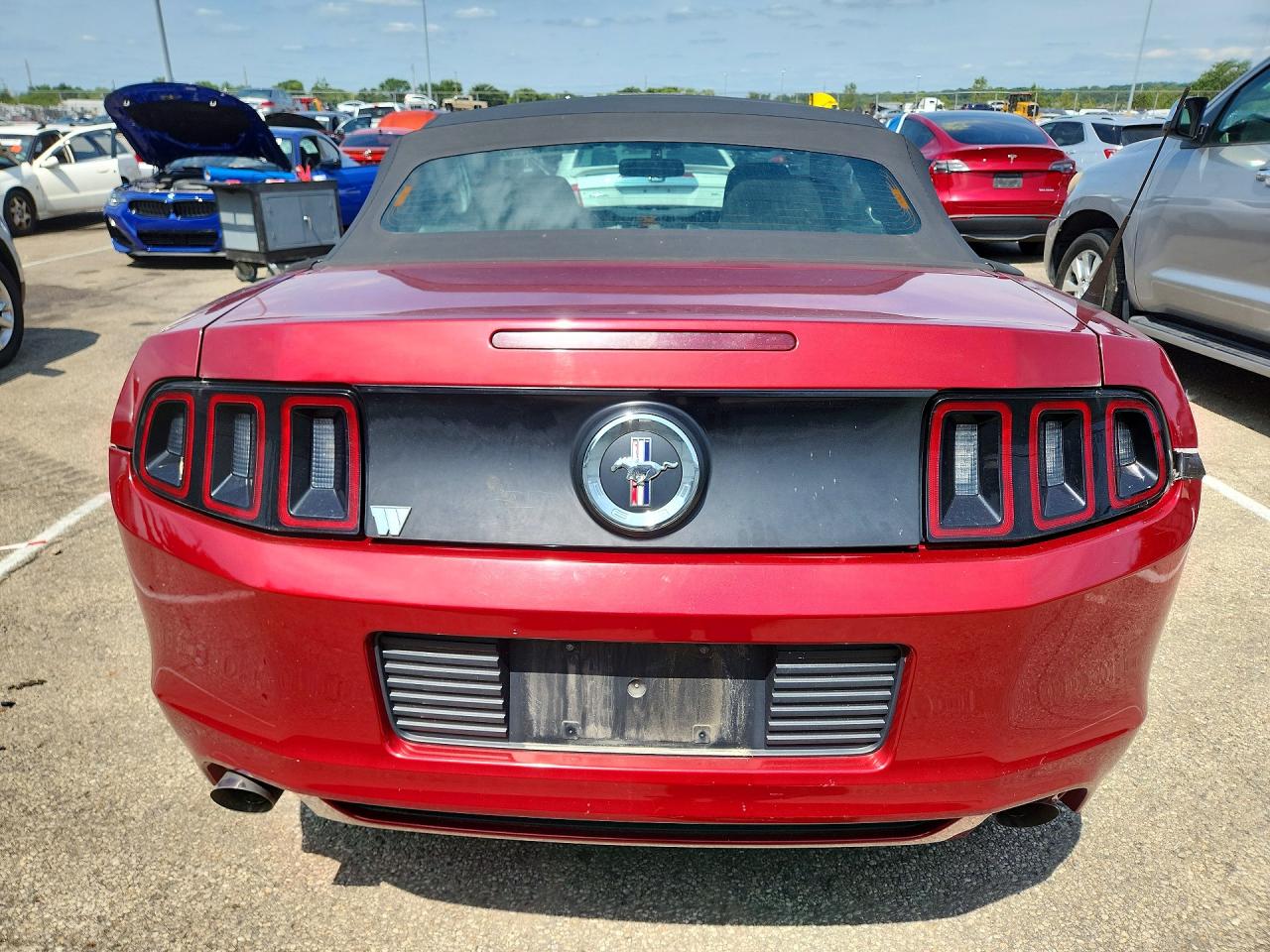 2014 Ford Mustang Красный vin: 1ZVBP8EM0E5279374