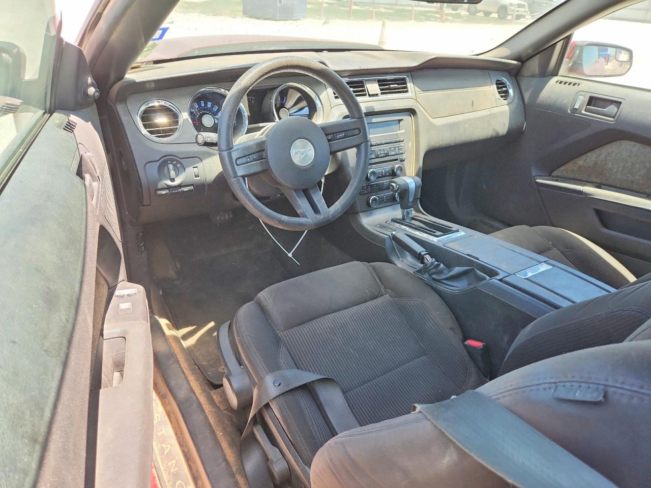 2011 Ford Mustang Red vin: 1ZVBP8EM1B5151897