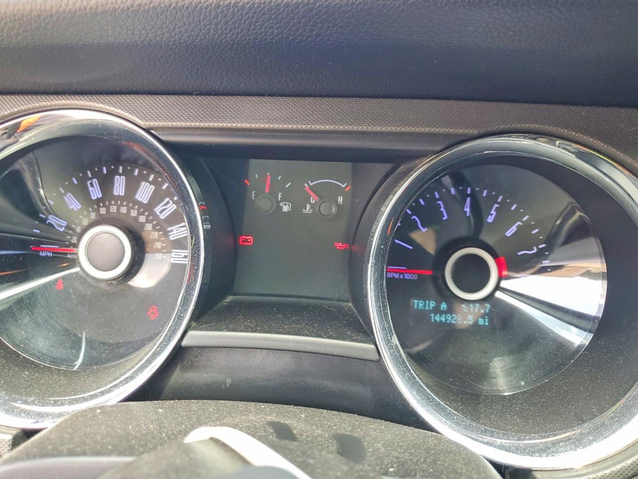 2014 Ford Mustang Red vin: 1ZVBP8EM1E5311376