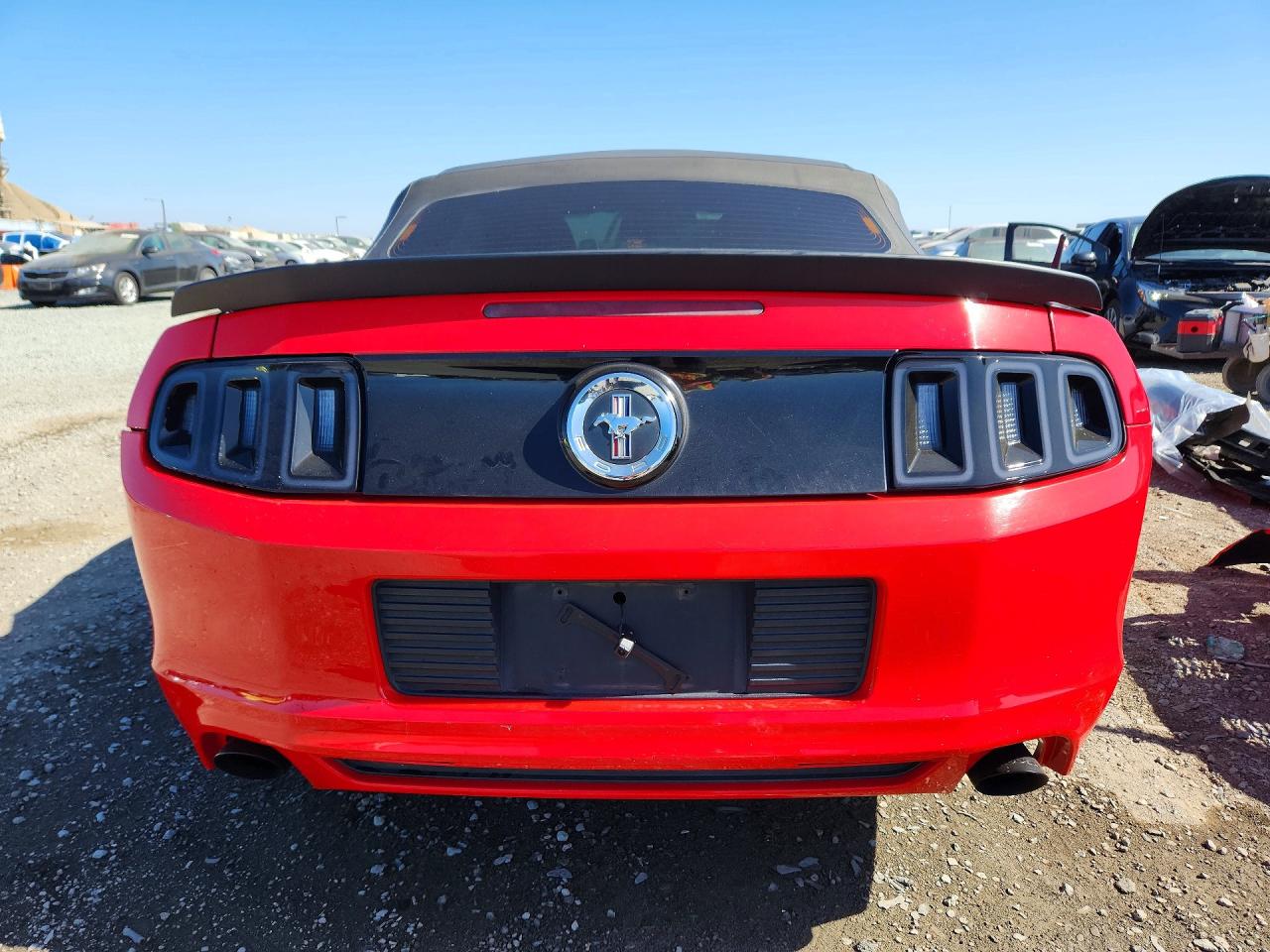 2014 Ford Mustang Red vin: 1ZVBP8EM1E5328663