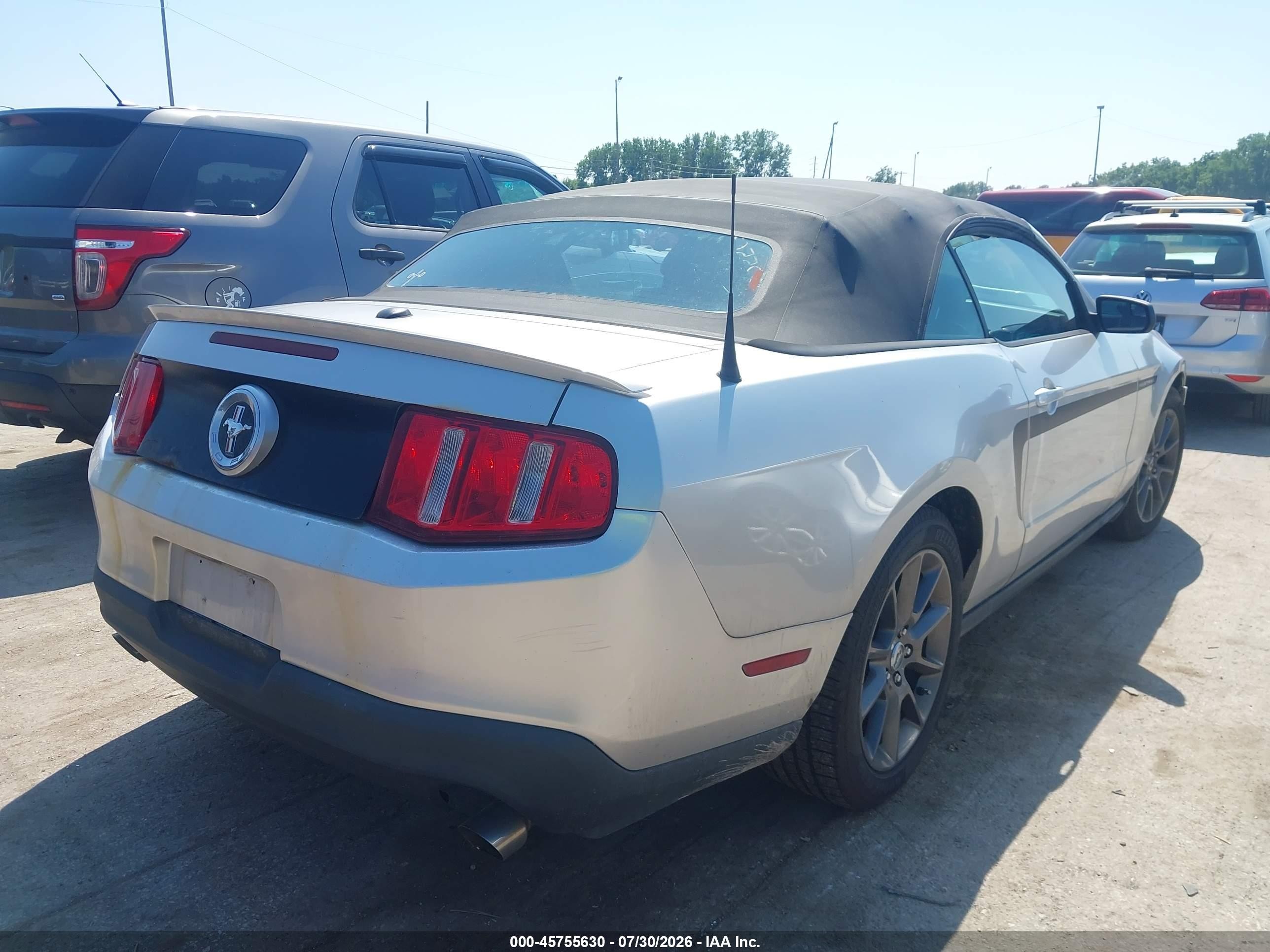 2011 Ford Mustang V6 Premium Silver vin: 1ZVBP8EM2B5114809