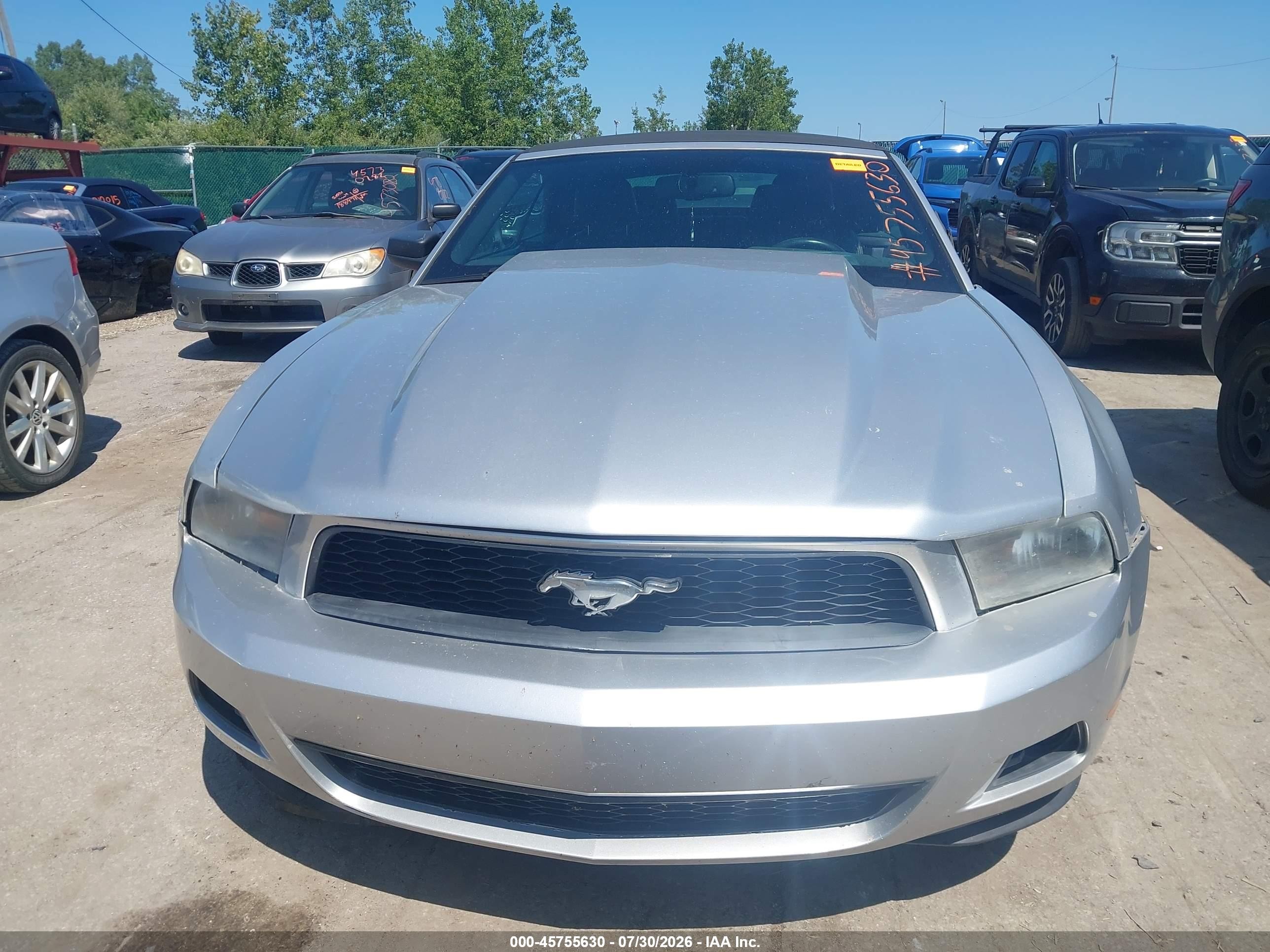 2011 Ford Mustang V6 Premium Silver vin: 1ZVBP8EM2B5114809