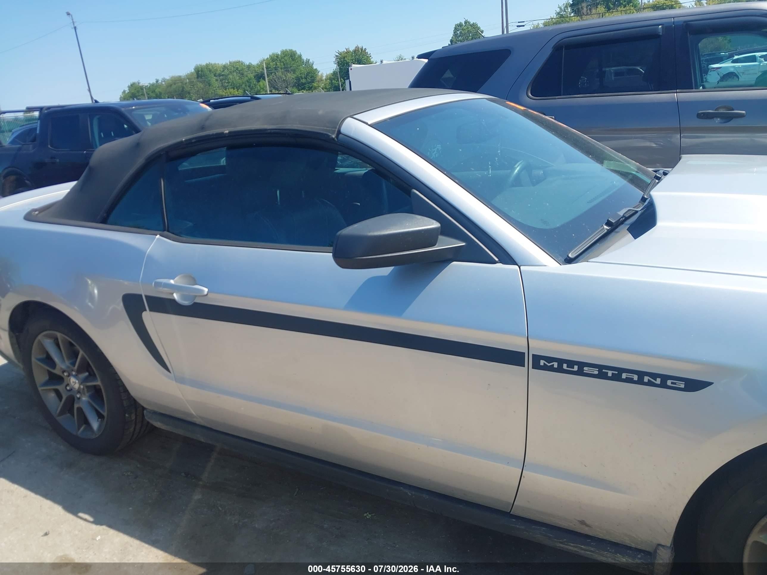 2011 Ford Mustang V6 Premium Silver vin: 1ZVBP8EM2B5114809