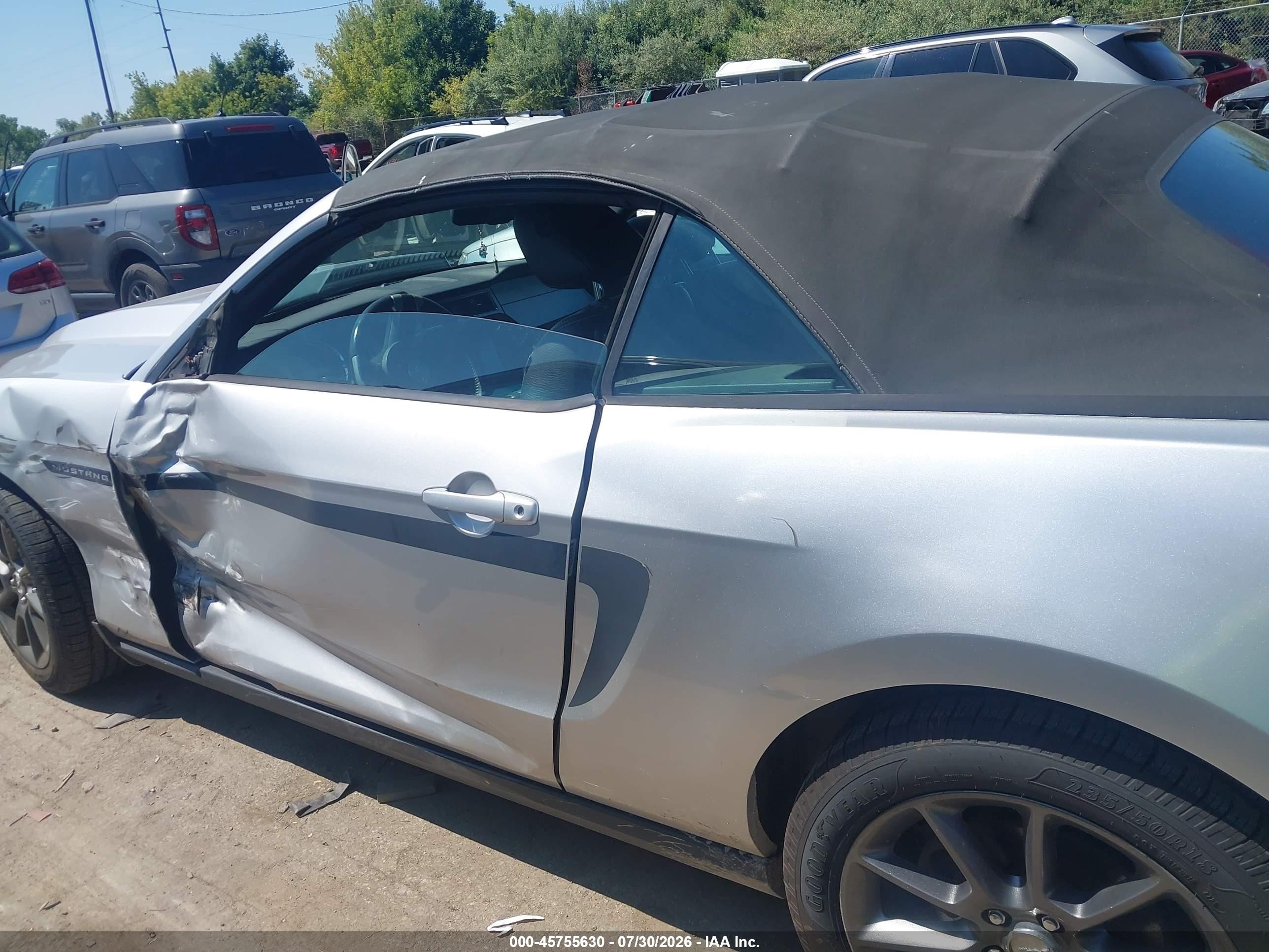 2011 Ford Mustang V6 Premium Silver vin: 1ZVBP8EM2B5114809