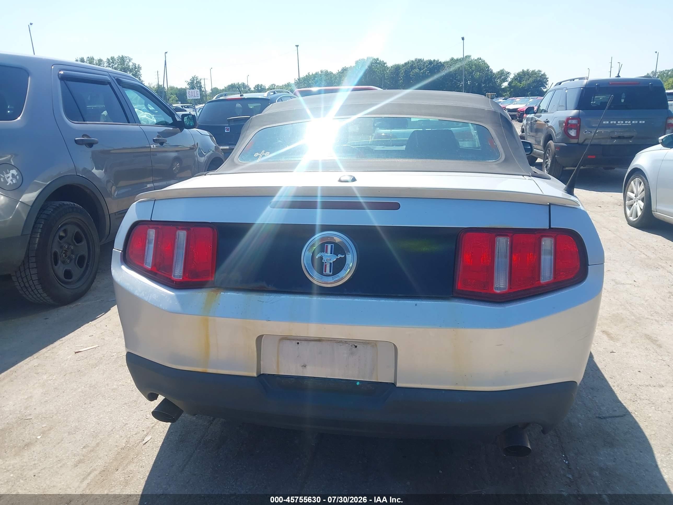2011 Ford Mustang V6 Premium Silver vin: 1ZVBP8EM2B5114809