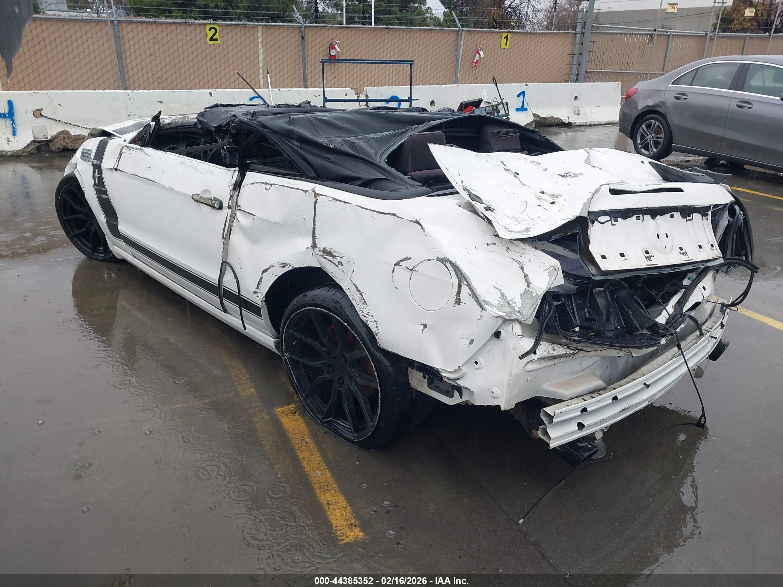 2013 Ford Mustang V6 White vin: 1ZVBP8EM2D5203685