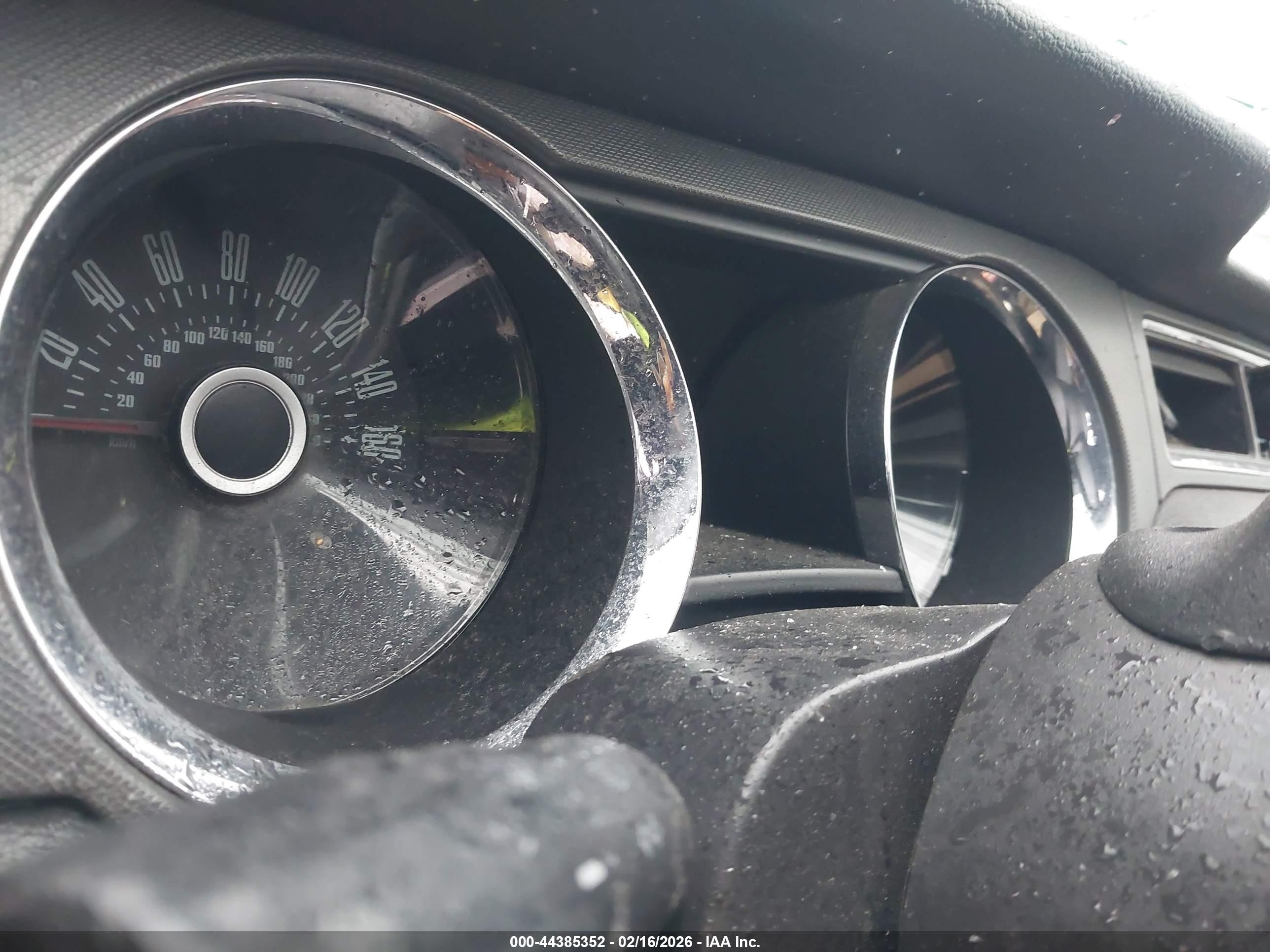 2013 Ford Mustang V6 White vin: 1ZVBP8EM2D5203685